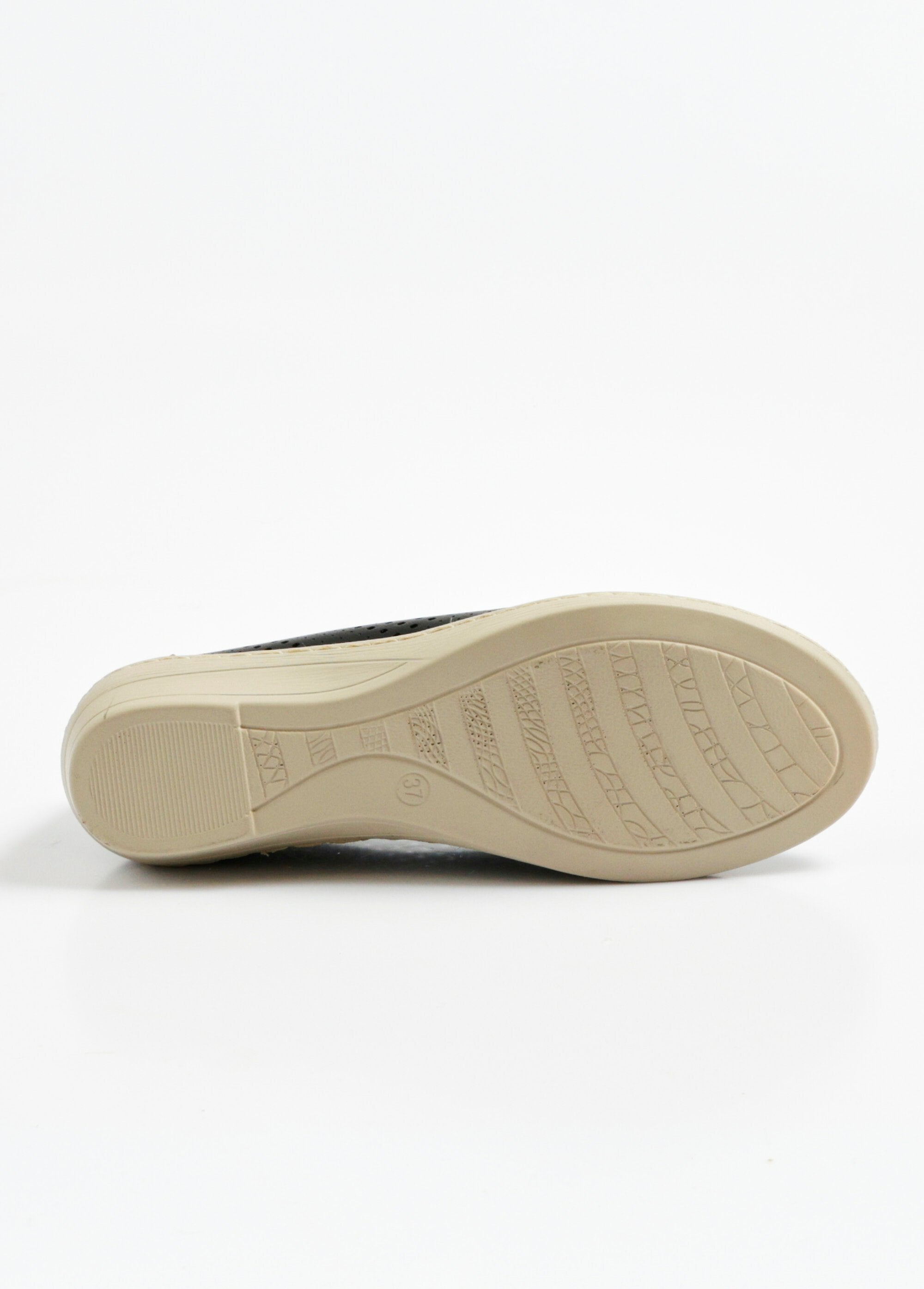 Openwork_ballerinas_with_open_toe_Black_UN1_slim