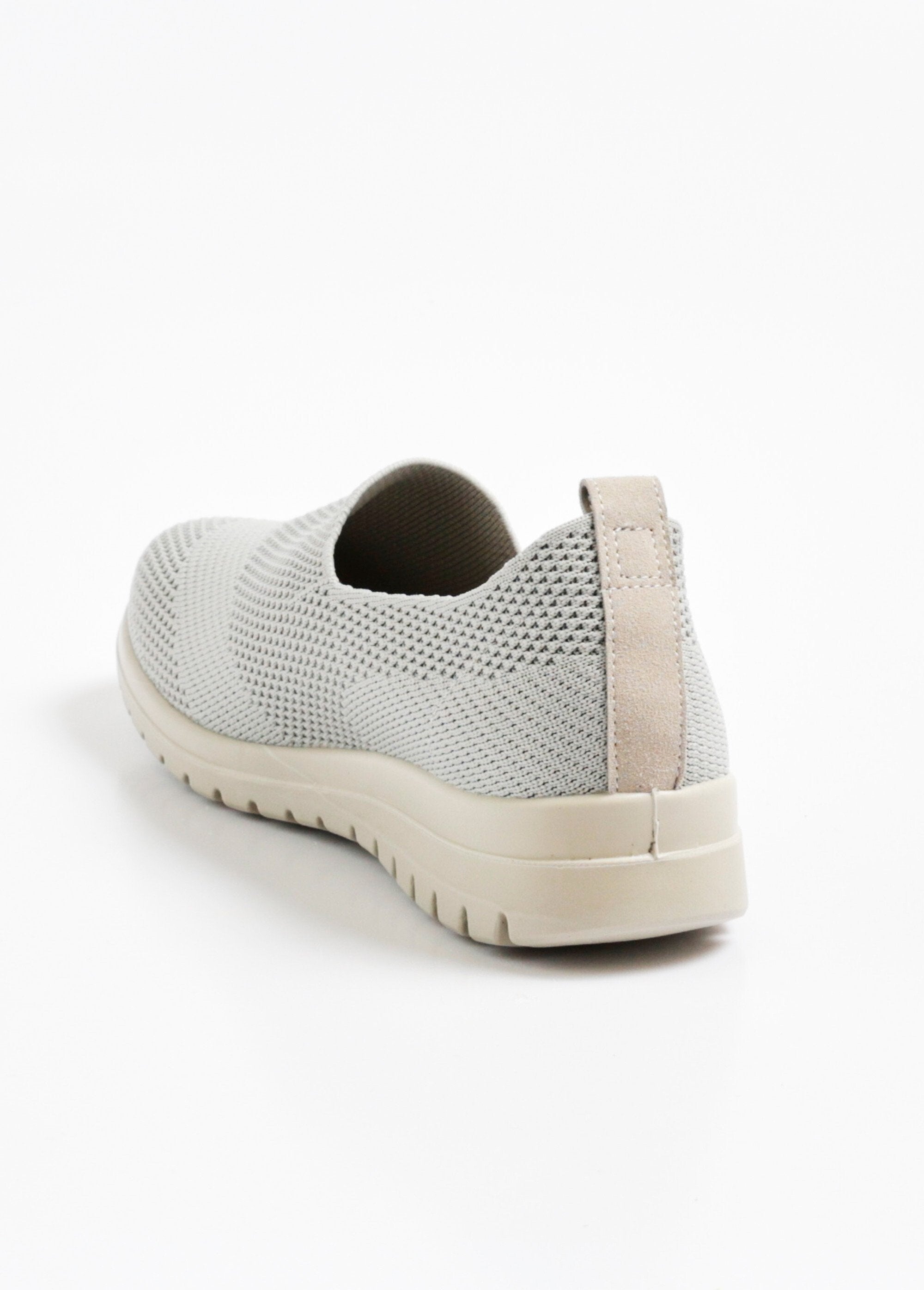 Comfortable_mesh_sneakers_Gray_DO1_slim
