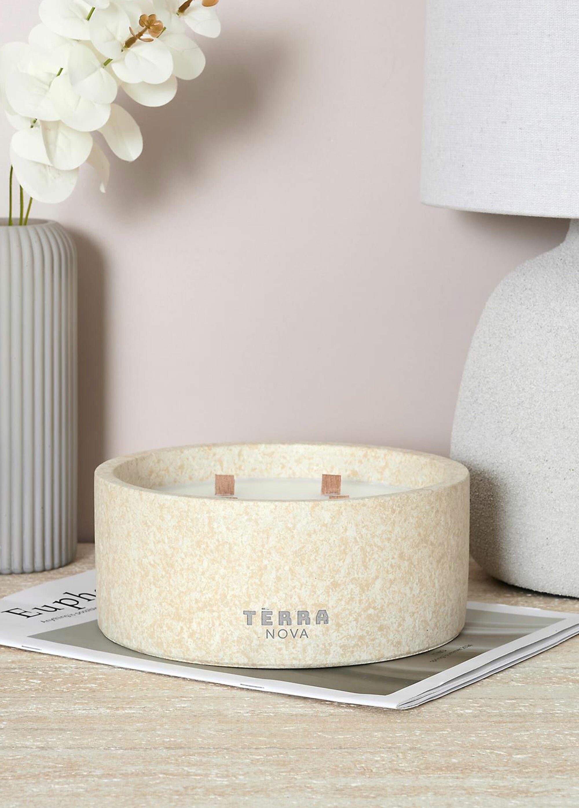 4-wick_scented_candle_in_a_concrete_container_Beige_SF1_slim