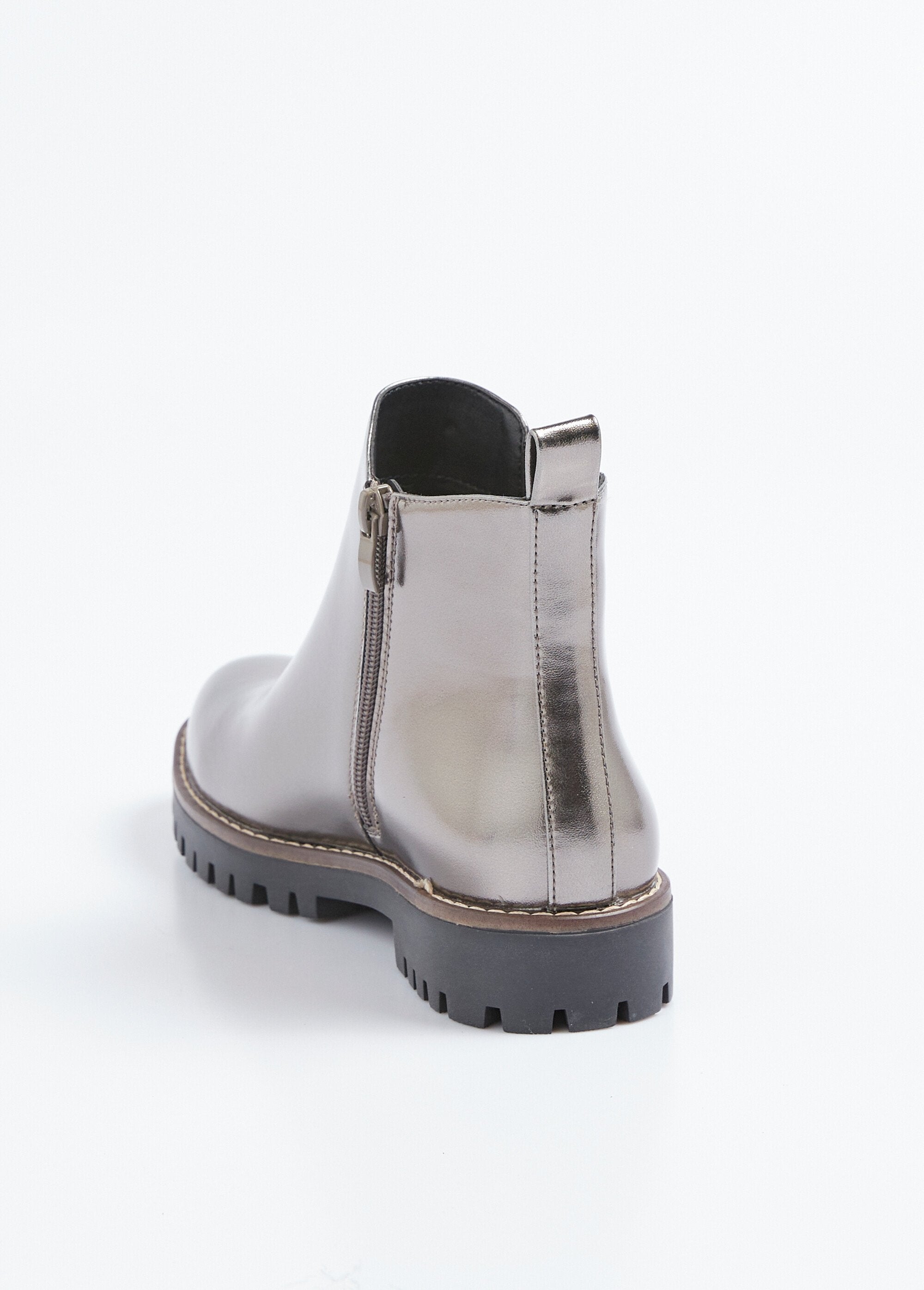 Chelsea_boots_with_comfort_width_lugged_sole_Gray_DO1_slim