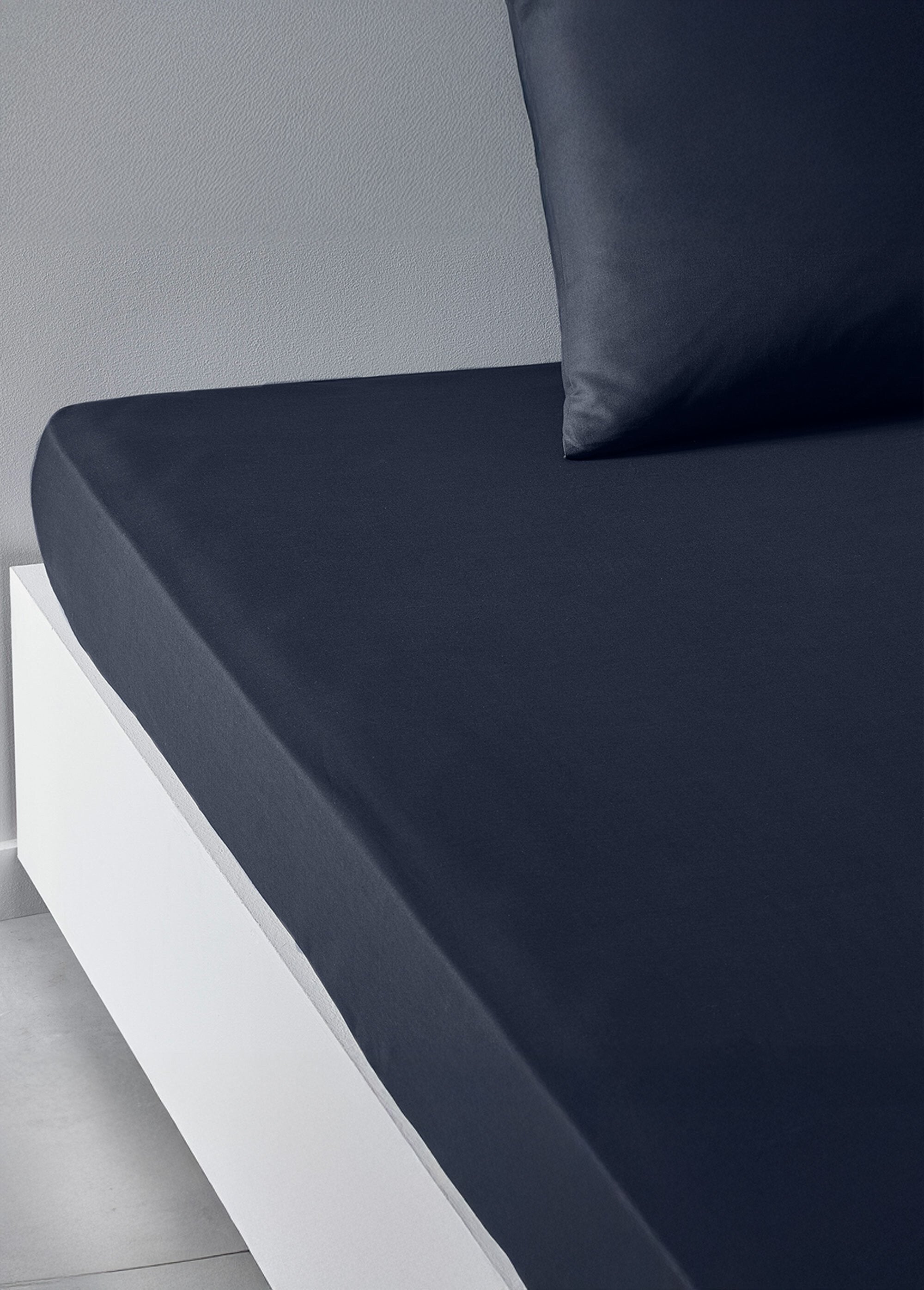 Plain_cotton_fitted_sheet_Navy_DE1_slim