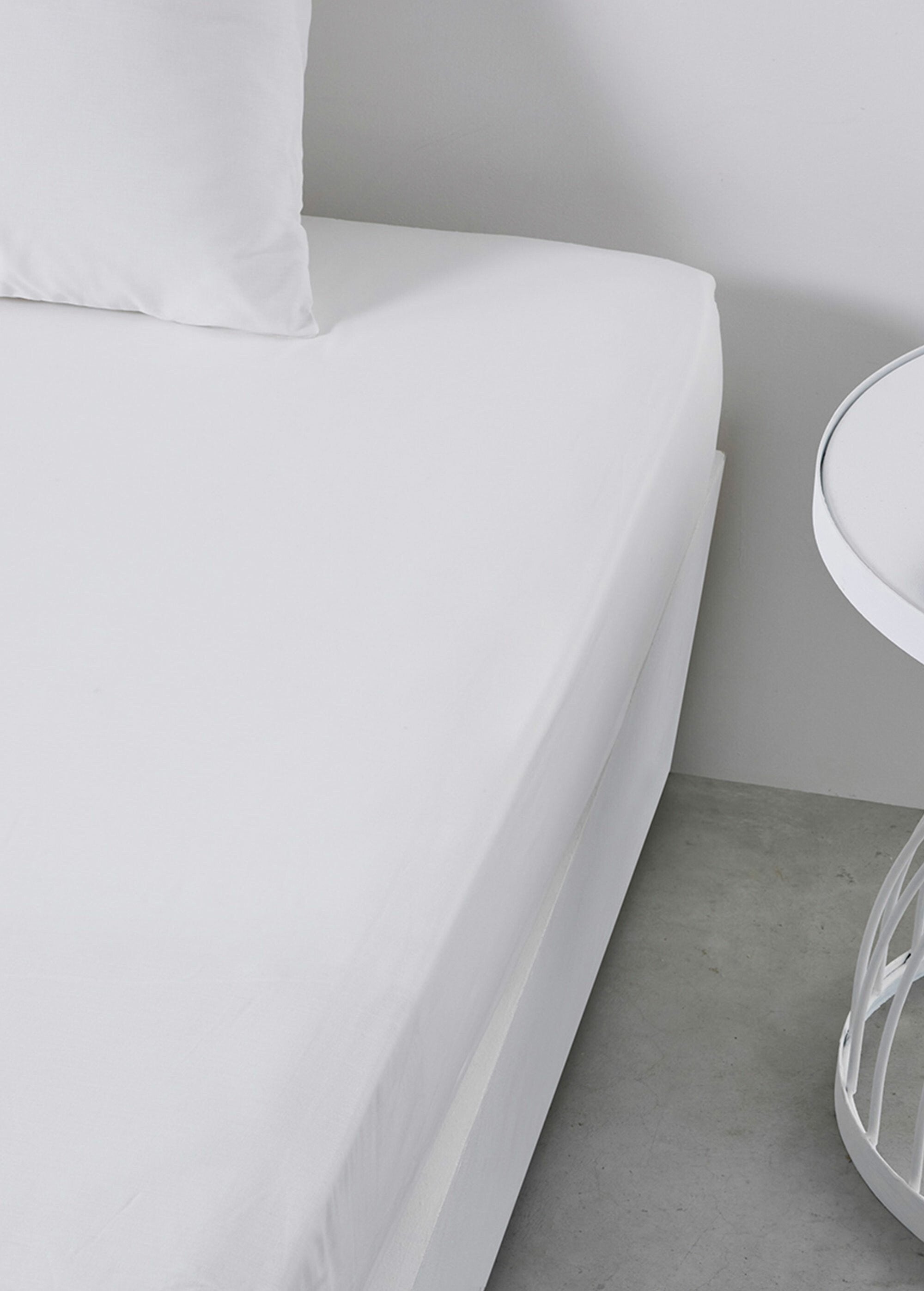 Plain_cotton_fitted_sheet_Chalk_DE1_slim