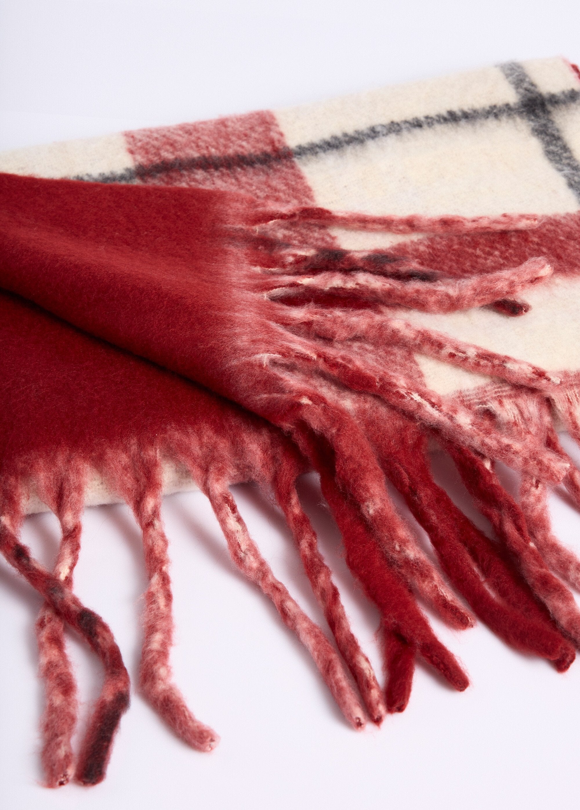 Long_two-tone_checkered/plain_scarf_Burgundy_tiles_DE1_slim