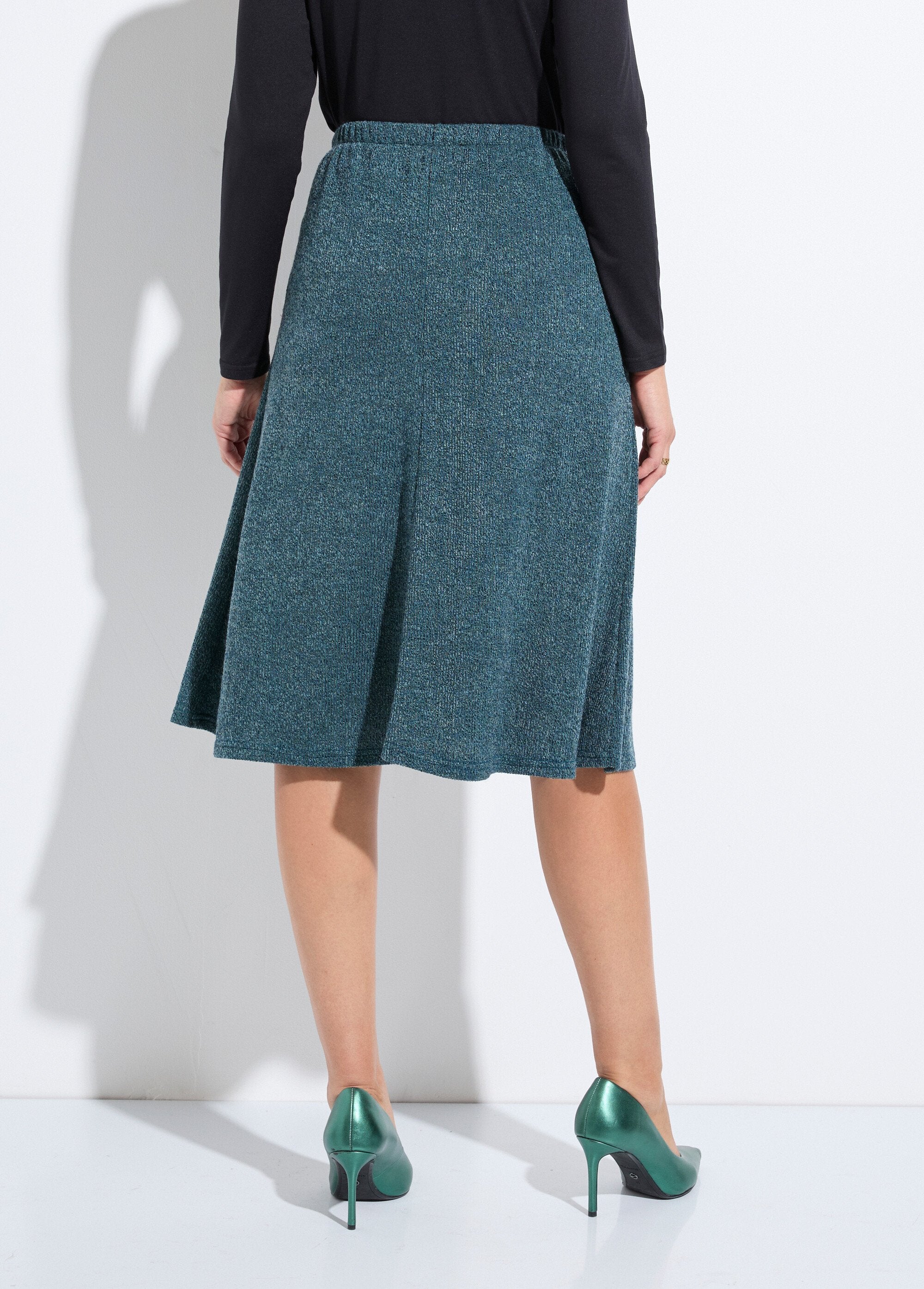 Mid-length_flared_skirt_in_plain_warm_knit_Green_DO1_slim