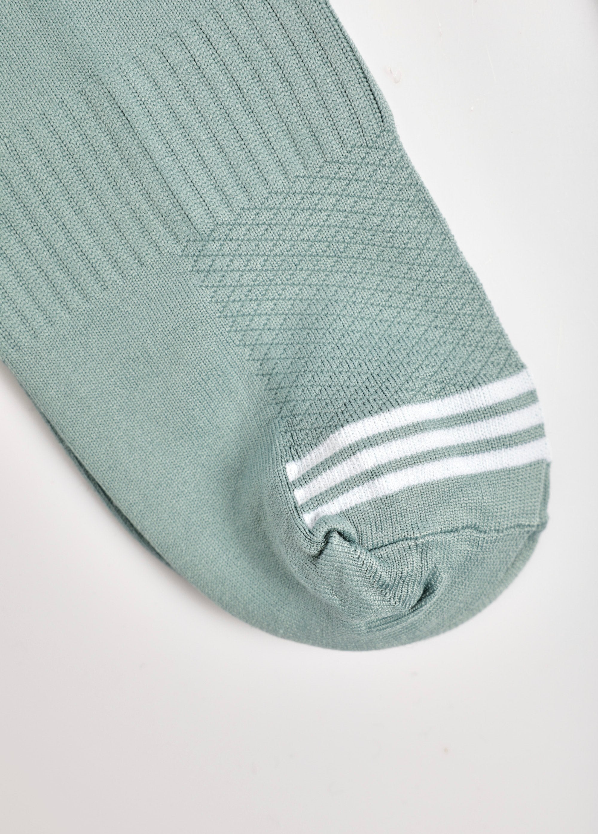 Pack_of_3_assorted_sports_socks_Green_and_white_and_black_DE3_slim