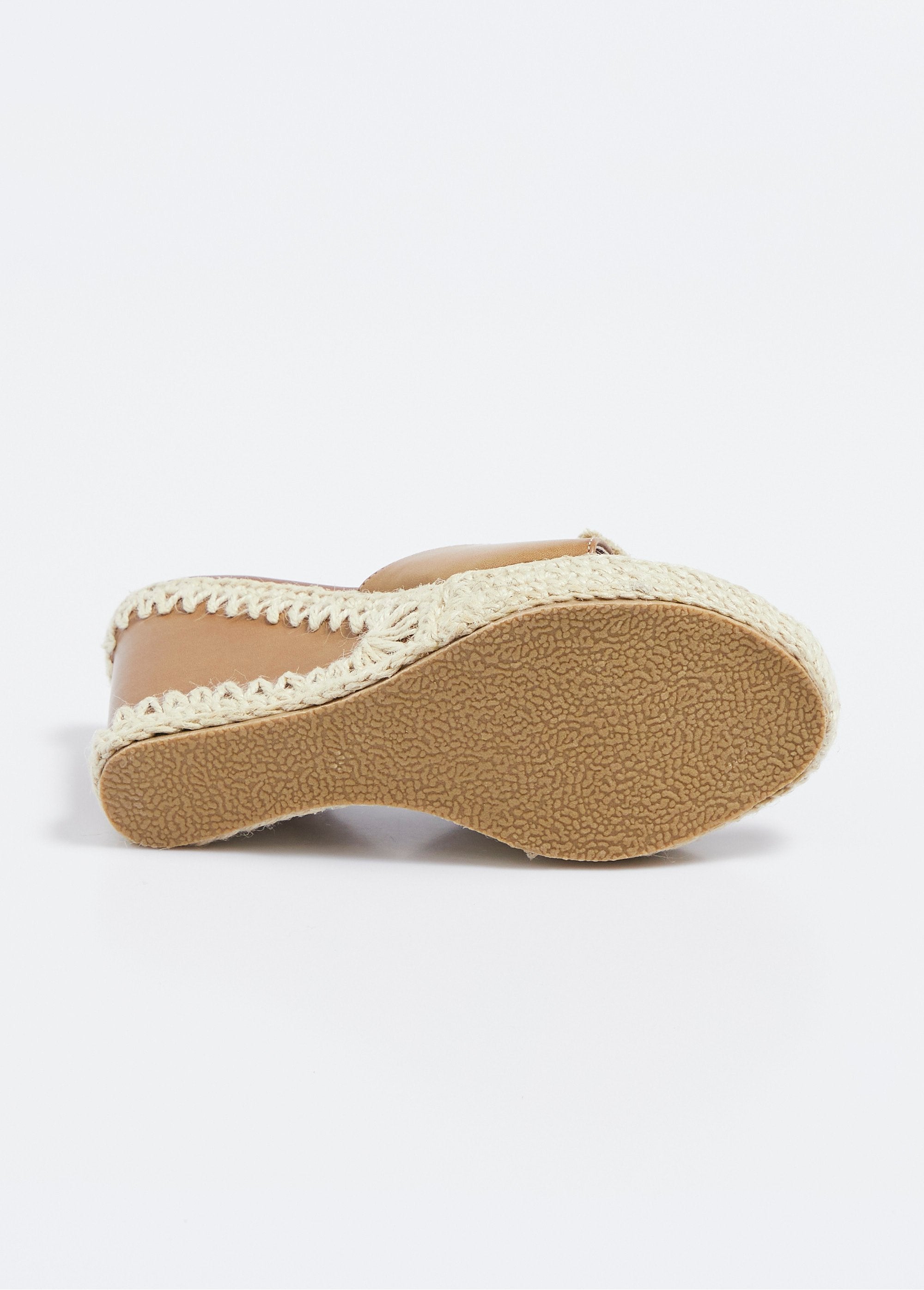 Fabric_flower_wedge_heel_mules_Beige_UN1_slim