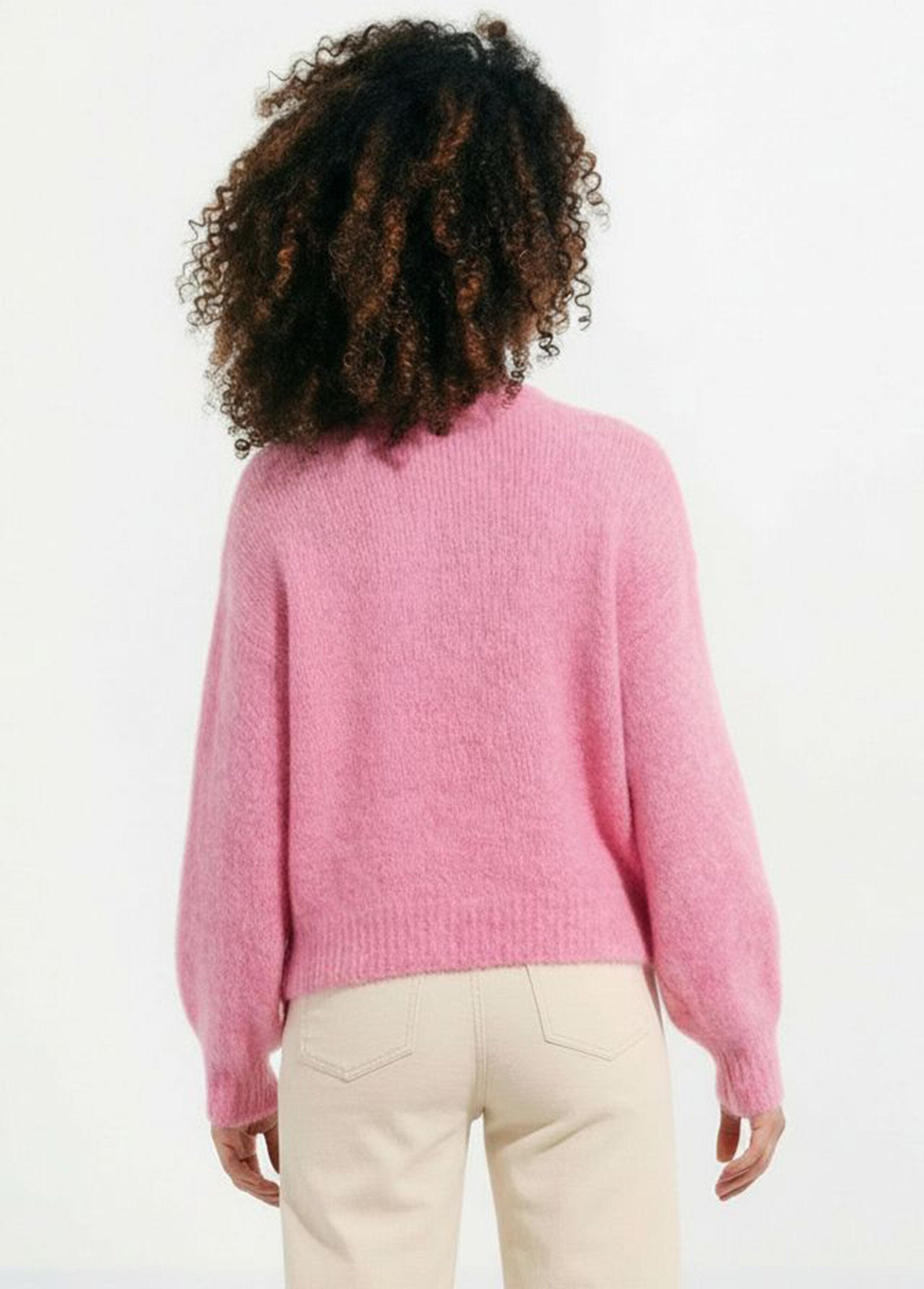 Sweater_with_wool_and_small_metal_buttons_Pink_DO1_slim