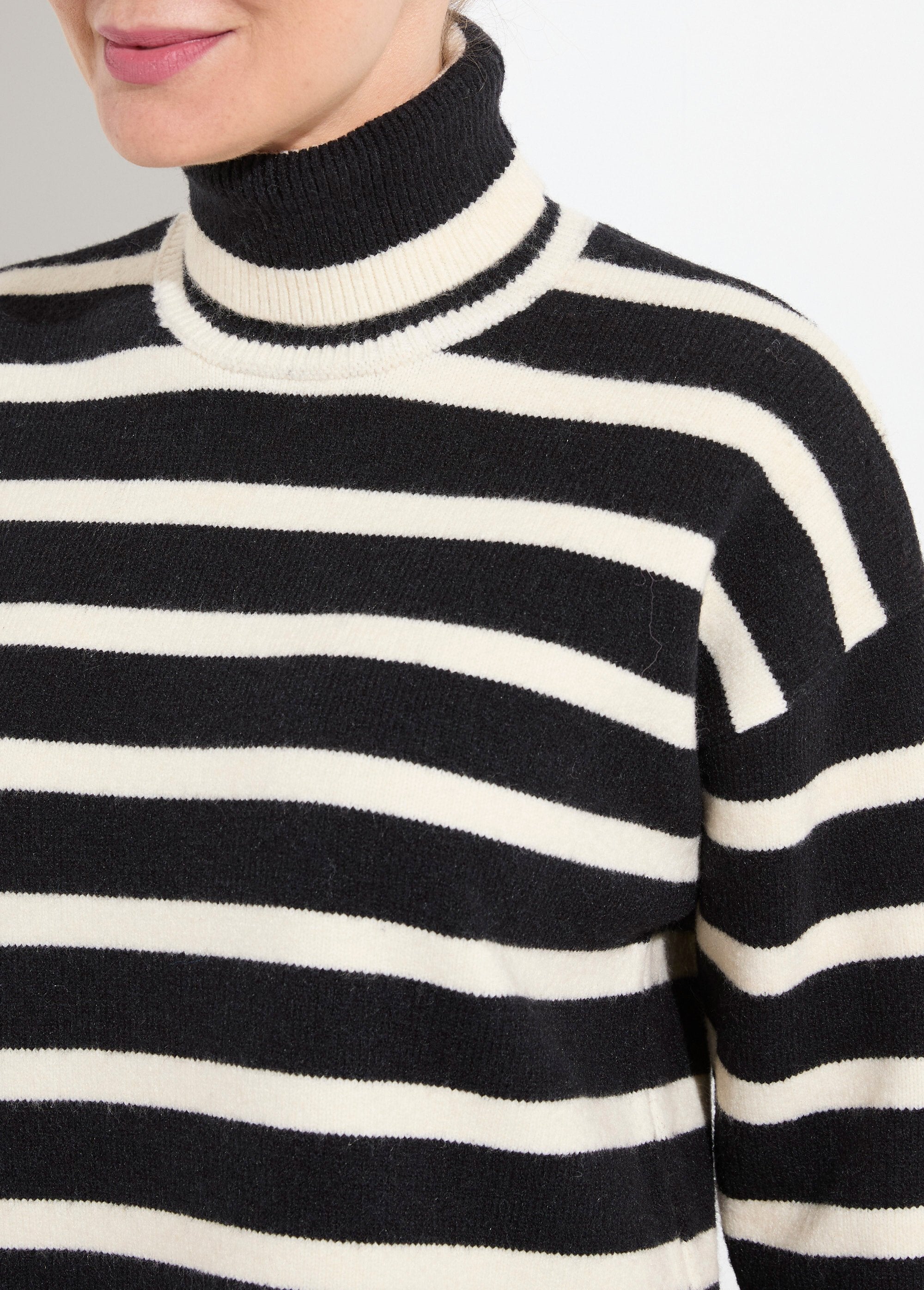 Turtleneck_sweater_with_long,_dropped_sleeves_Black_stripe_DE1_slim