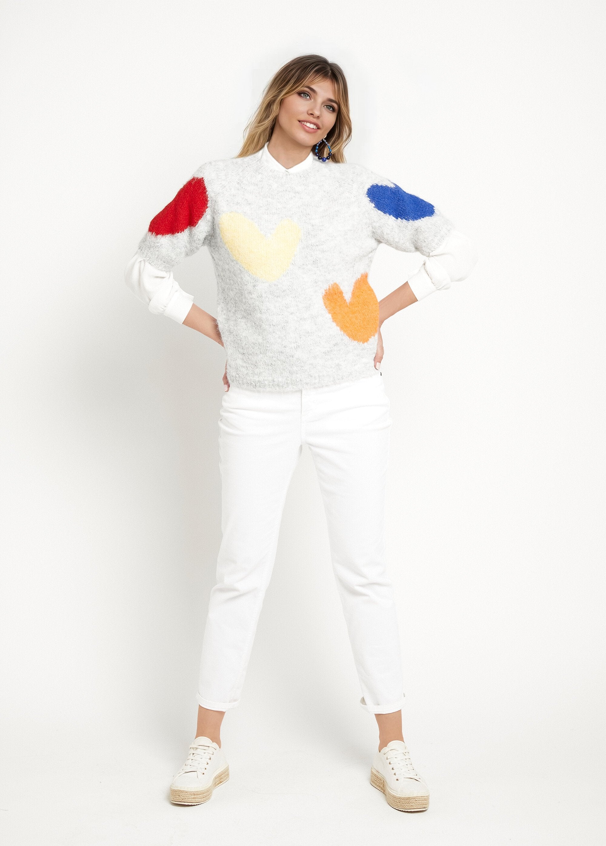 Short-sleeved_sweater_with_heart_details_Gray_SF1_slim