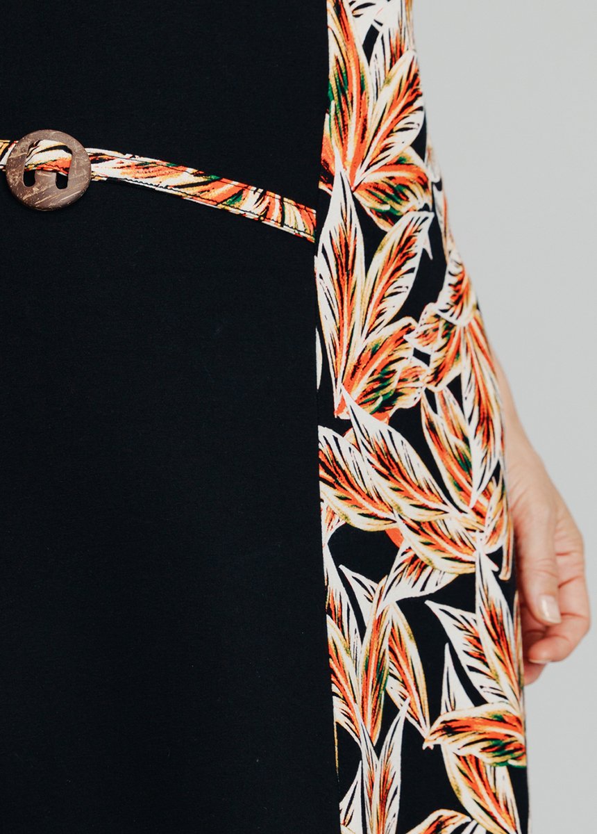 Fancy_dress_in_stretchy_knit_Black_and_coral_DE1_slim