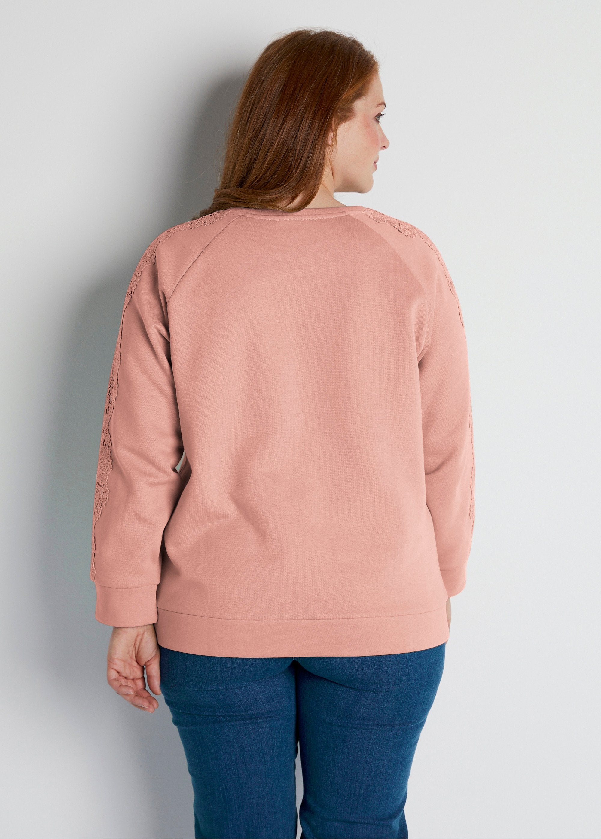 Round_neck_lace_jersey_sweatshirt_Pink_DO1_curvy