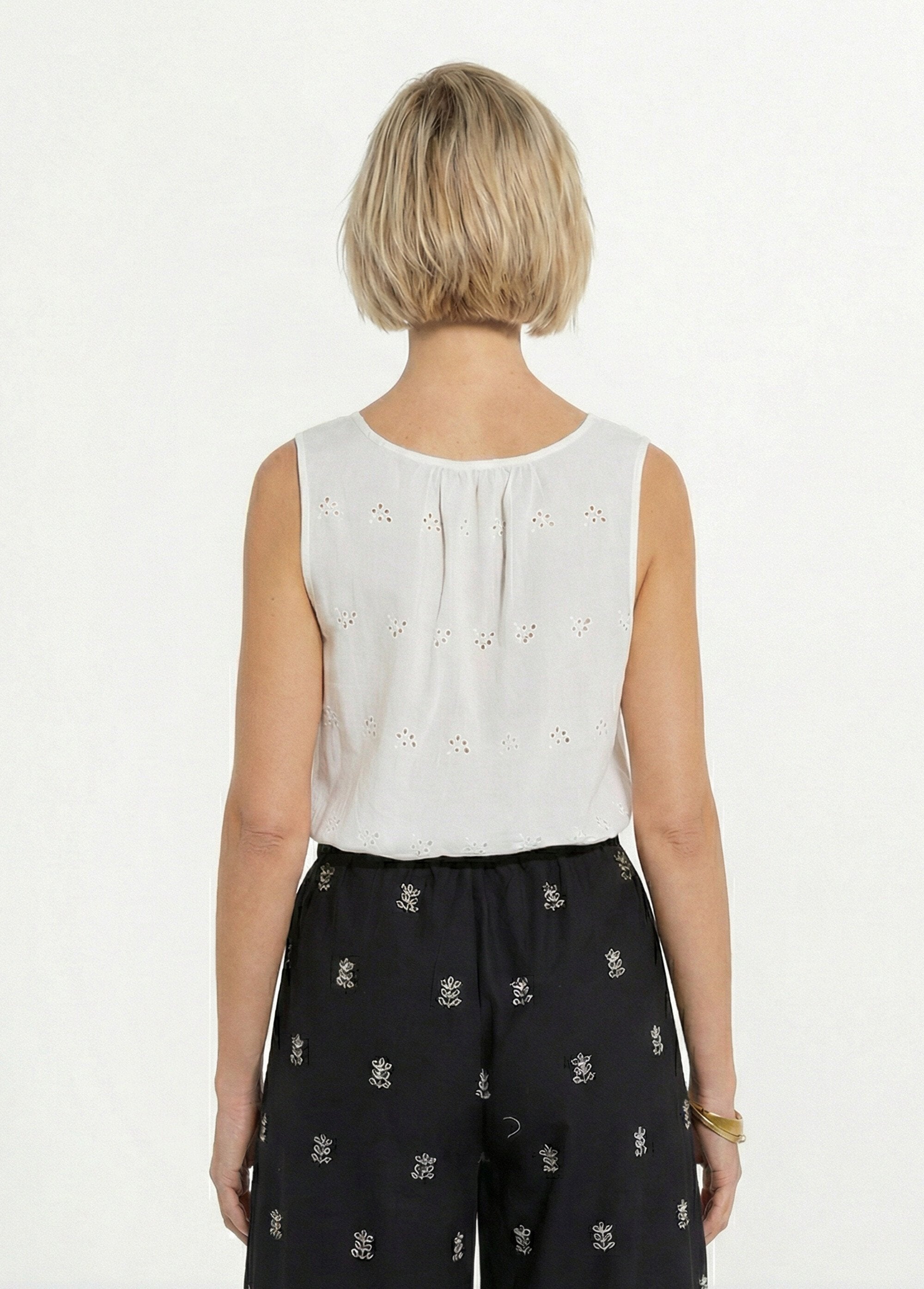 Cotton_broderie_anglaise_tank_top_Ecru_DO1_slim