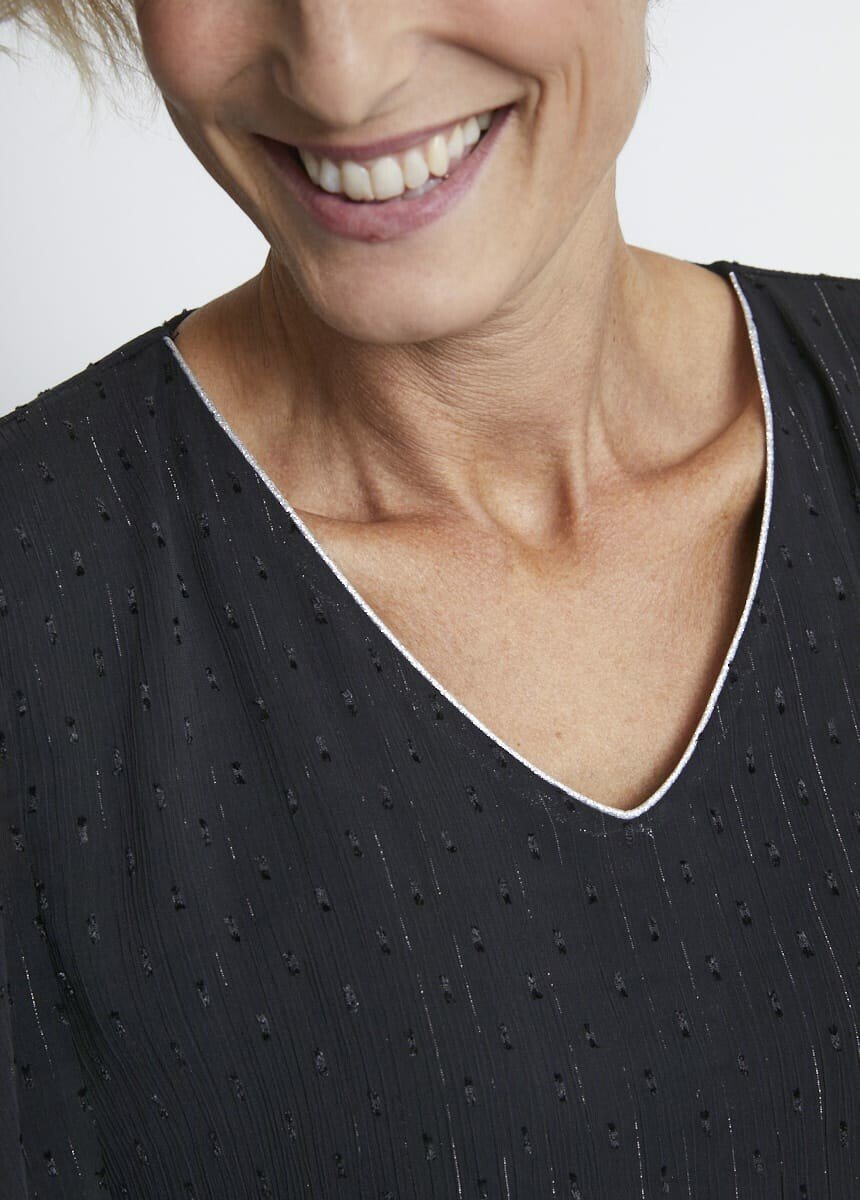 Long_plumetis_veil_tunic_with_butterfly_sleeves_Black_DE2_slim