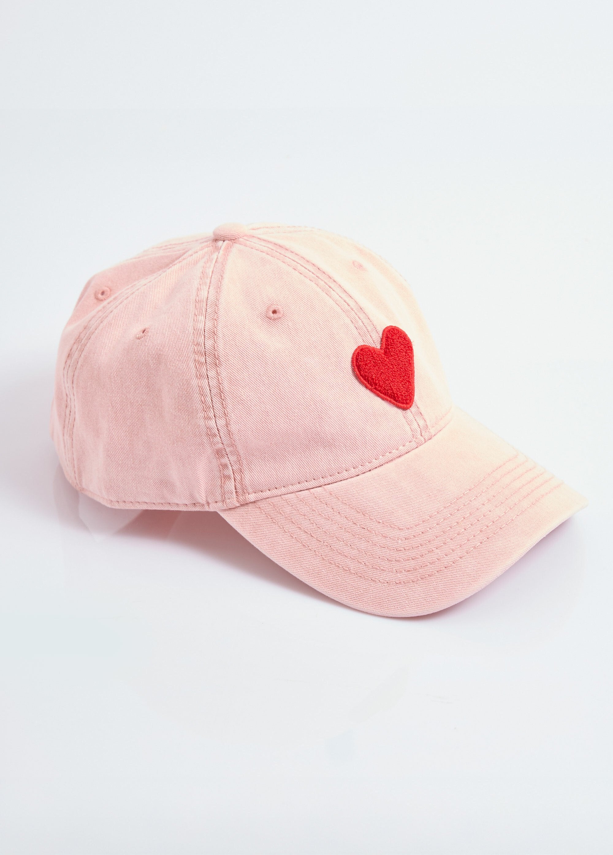 Novelty_cap_with_heart_embroidery_Pink_FA1_slim