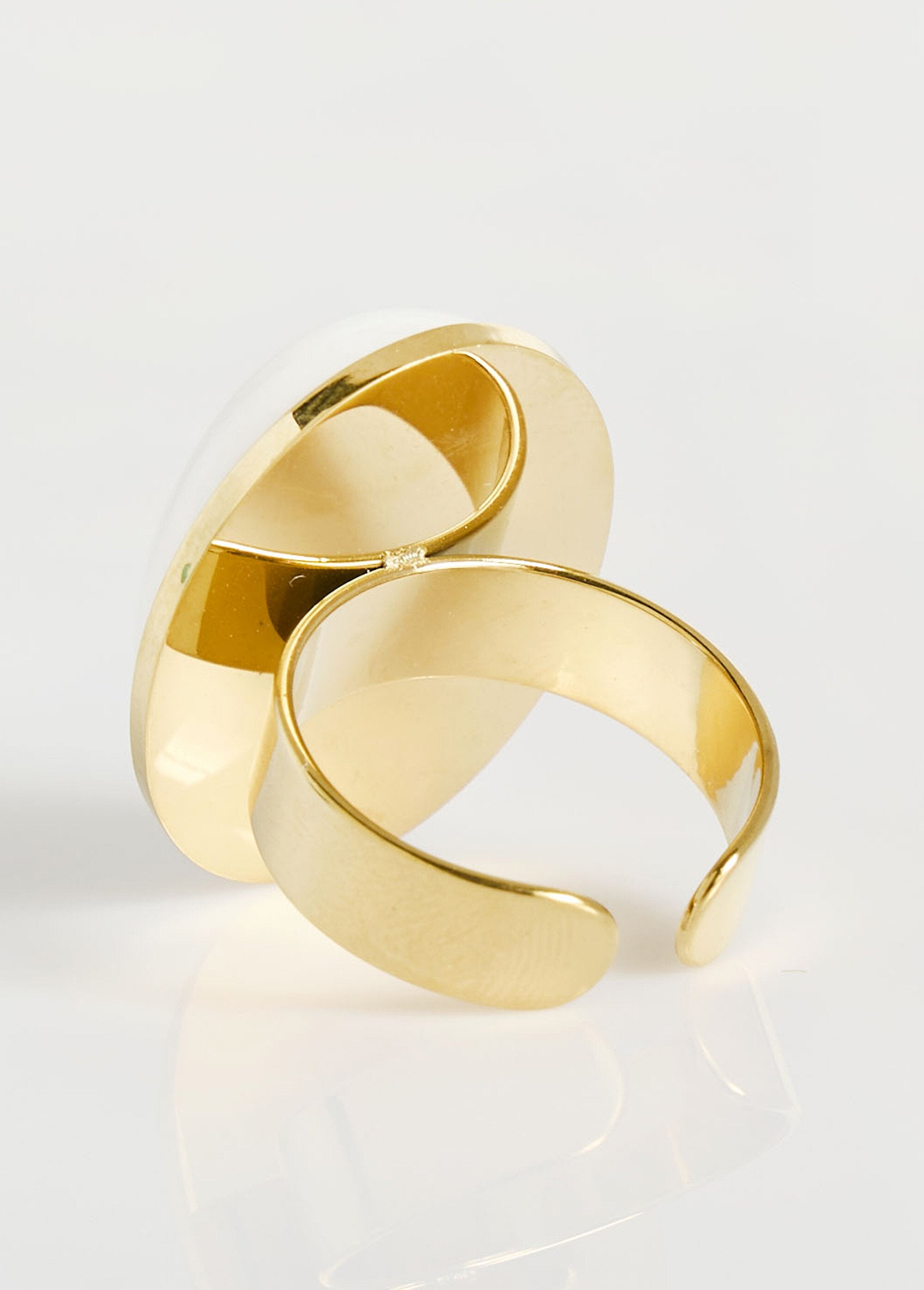 Stainless_steel_ring_with_resin_medallion_White_DE1_slim