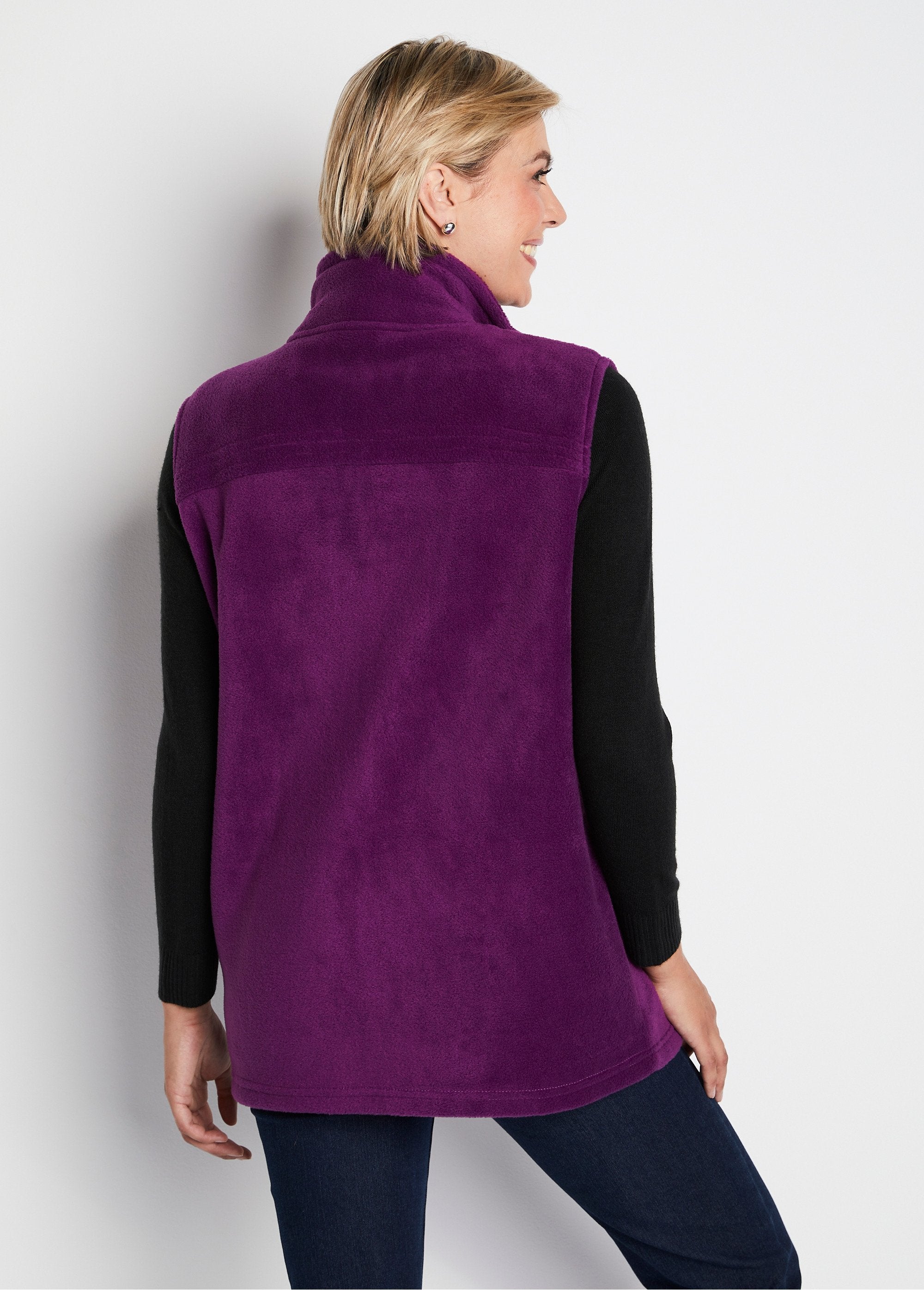 Zipped_sleeveless_fleece_jacket_Eggplant_DO1_slim