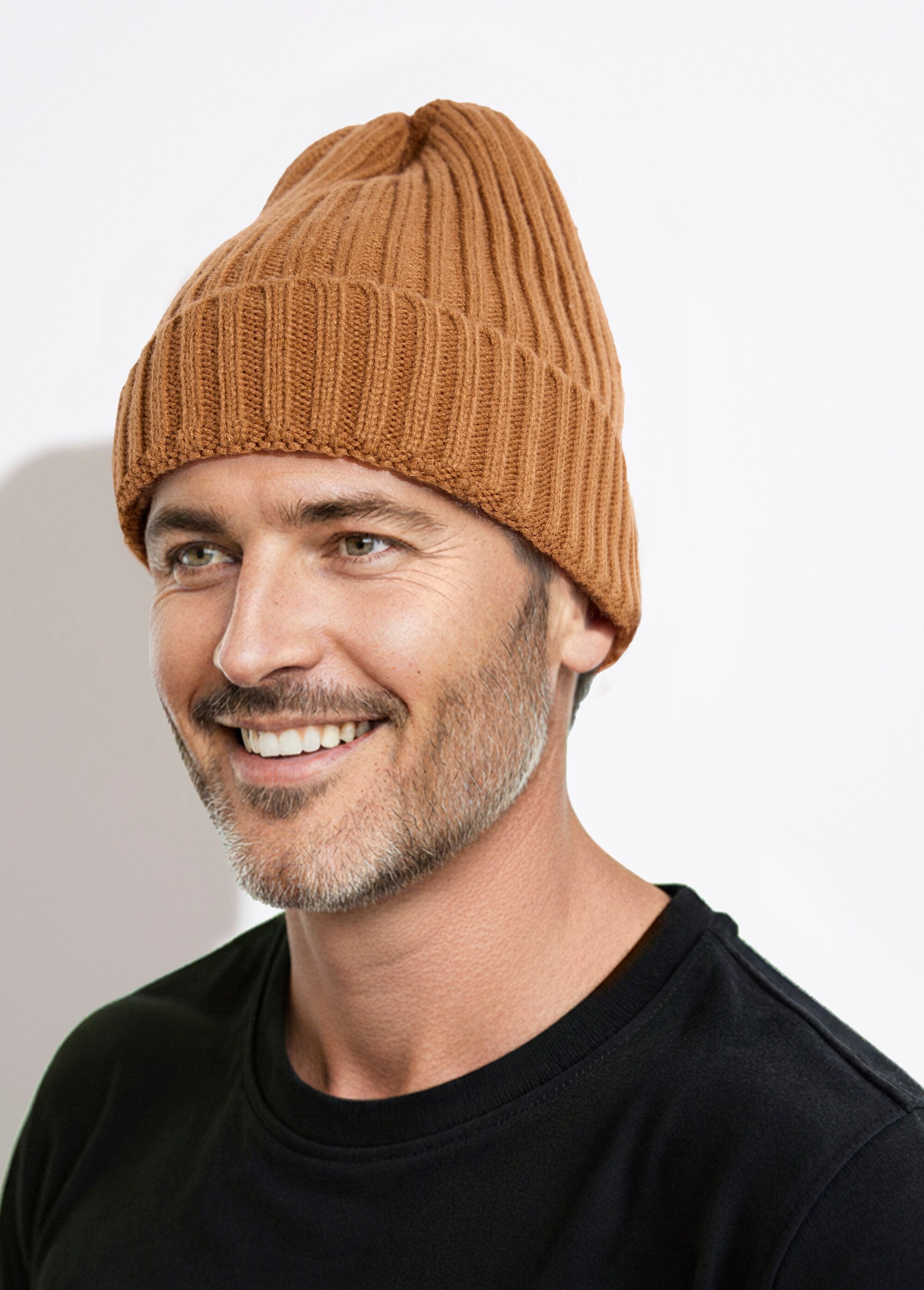 Ribbed_knit_hat_with_cuff_camel_FA1_slim