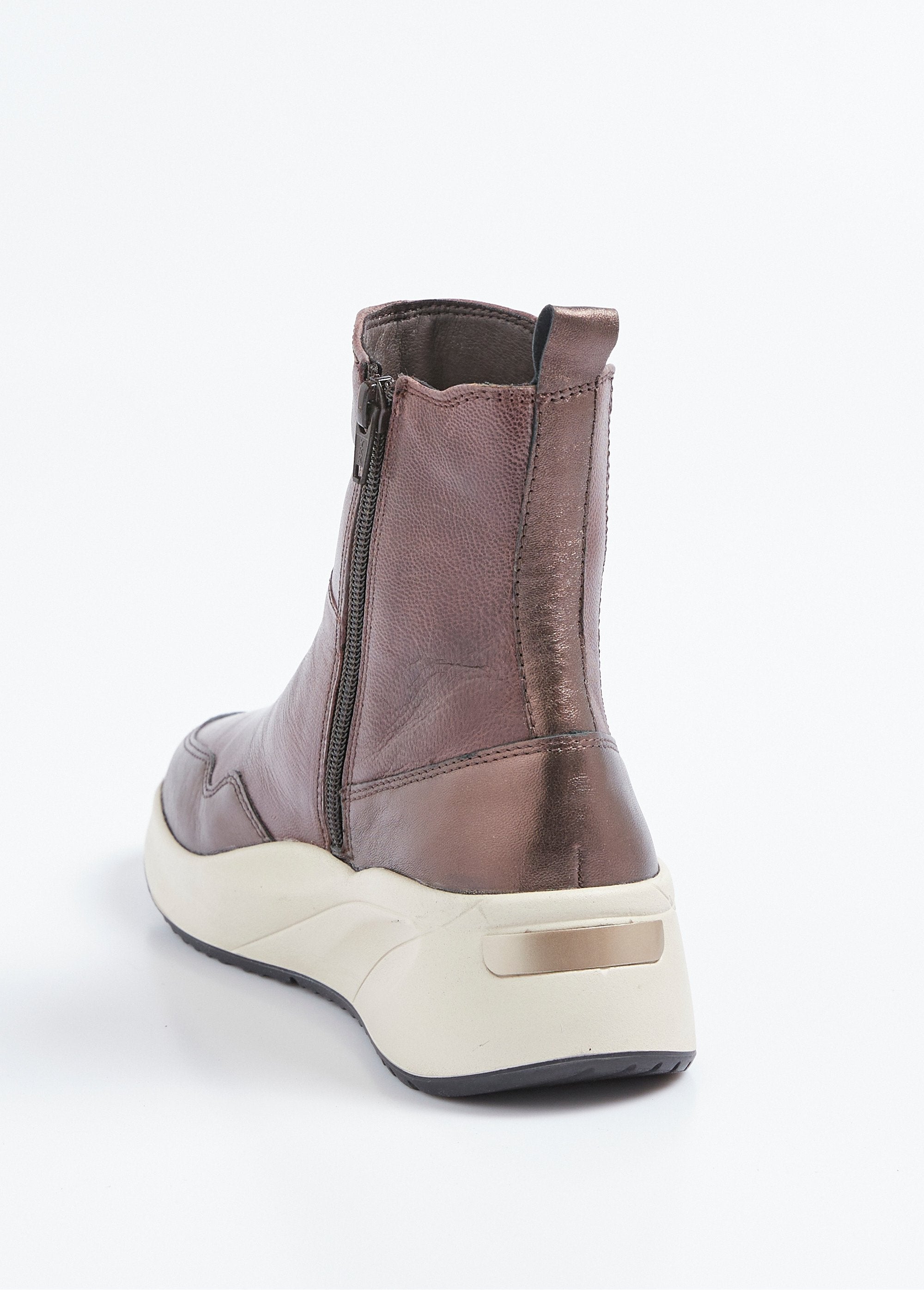 Thick-soled_sportswear_leather_boots_Brown_DO1_slim