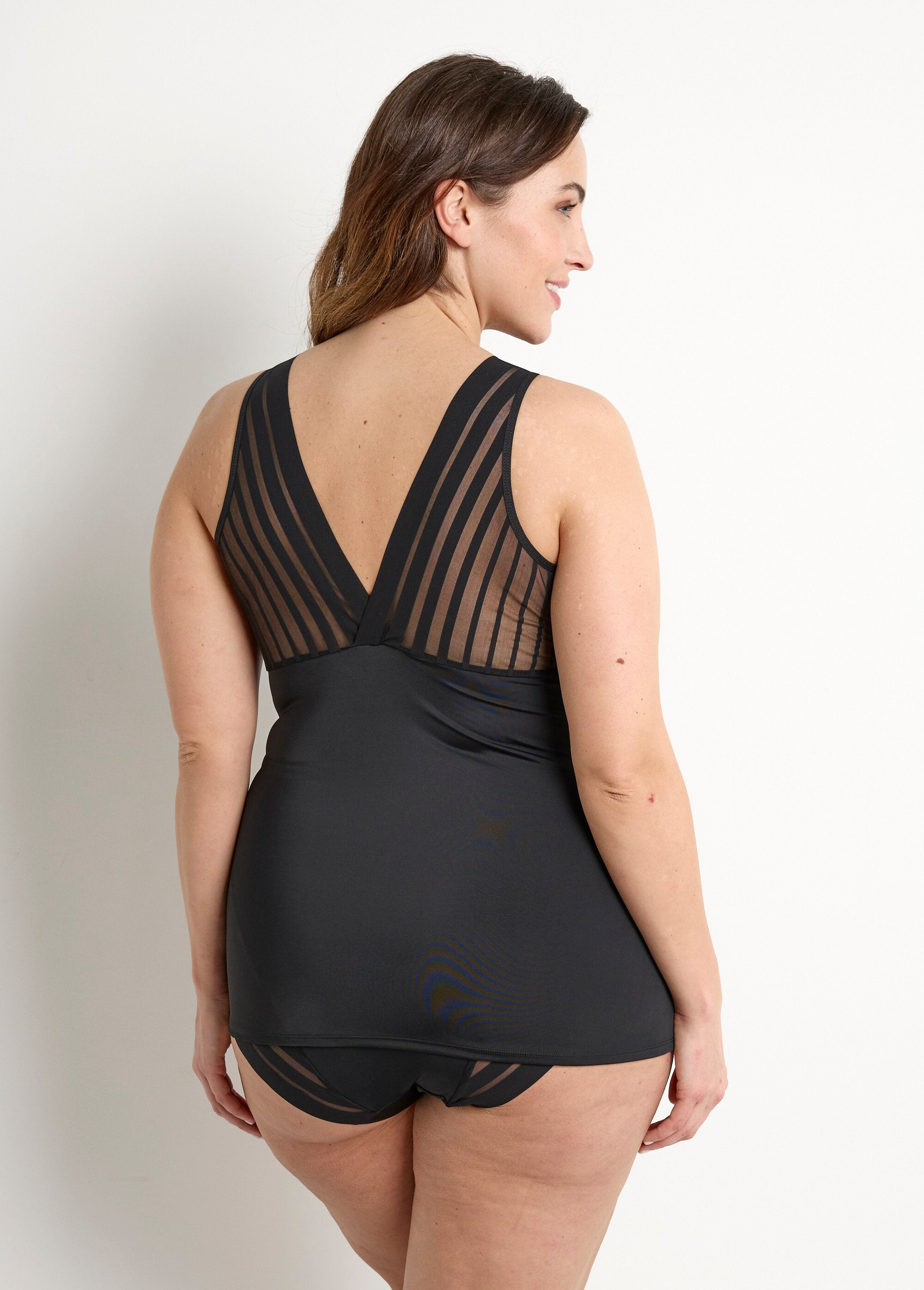 Camisole_cut-out_bra_with_striped_tulle_effect_Black_DO1_curvy