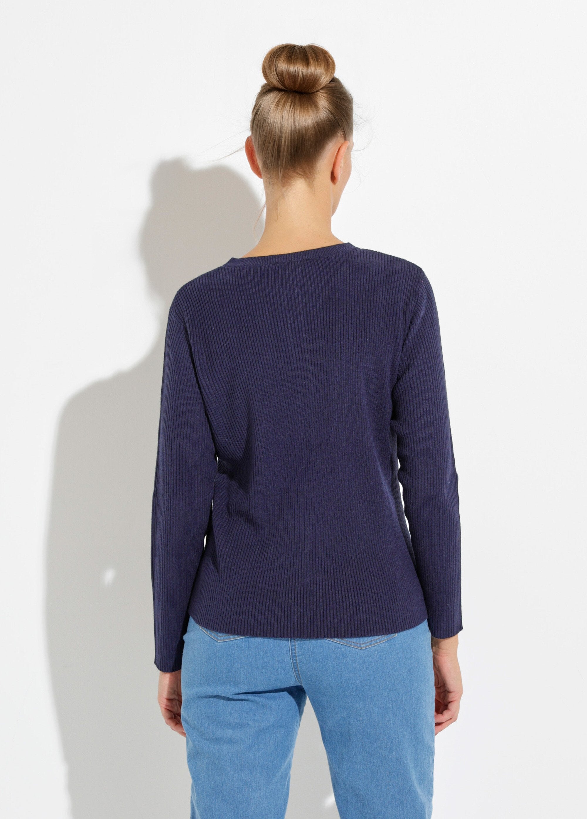Plain_ribbed_knit_button-front_cardigan_Marine_DO1_slim