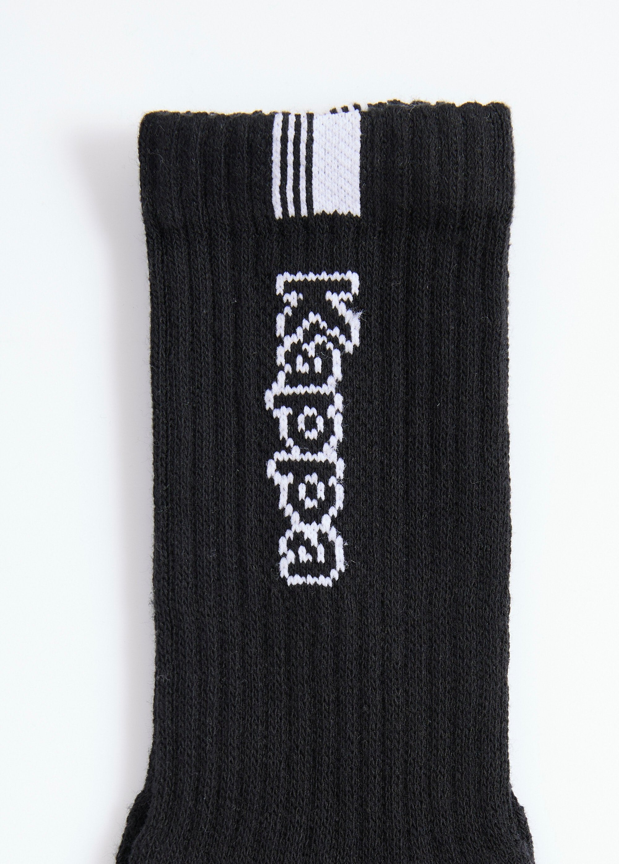 Assorted_ribbed_sports_socks_White_and_gray_and_black_DE2_slim