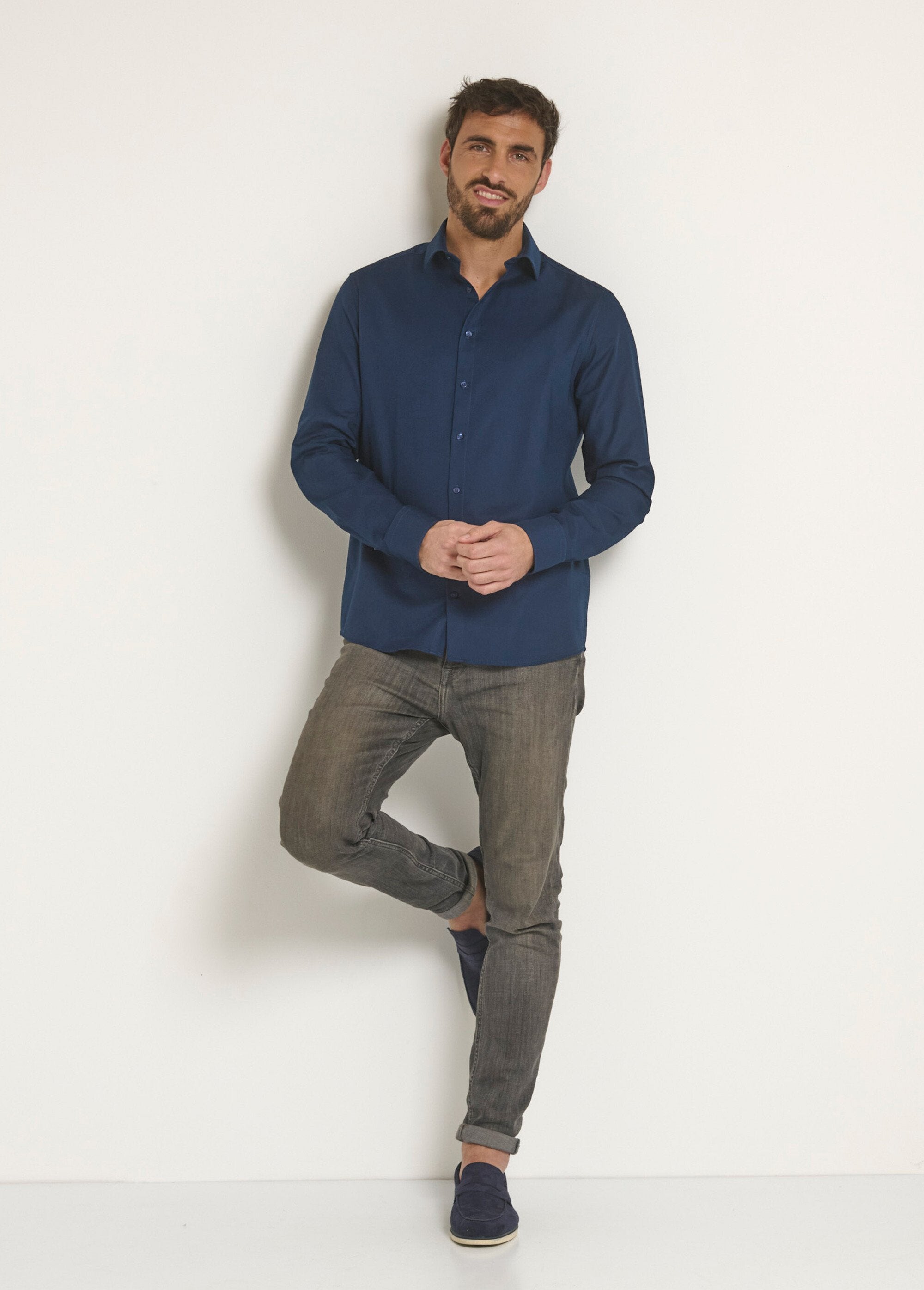 Chic_cotton_shirt_with_semi-Italian_collar_Marine_SF1_slim