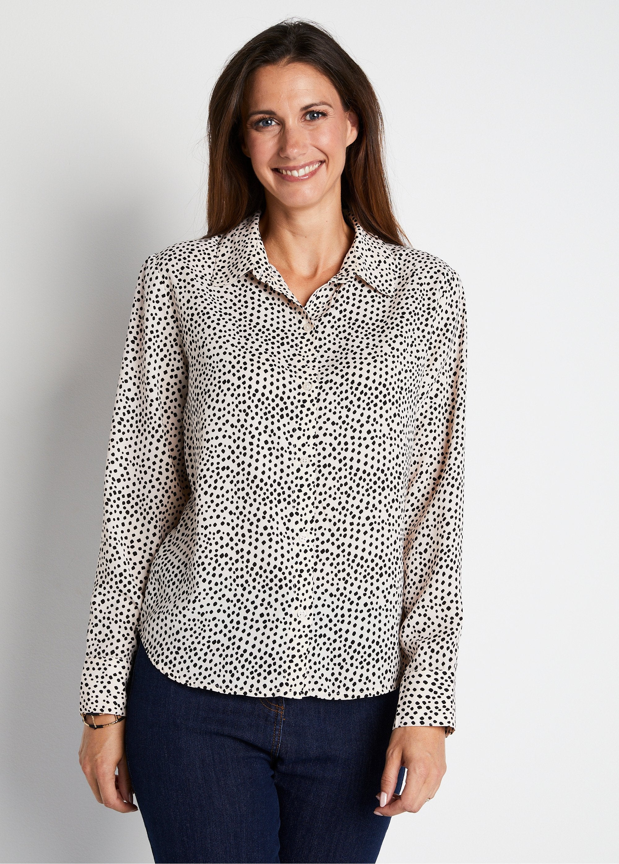 Buttoned_straight_blouse_with_polka_dot_print_Black_ecru_FA1_slim