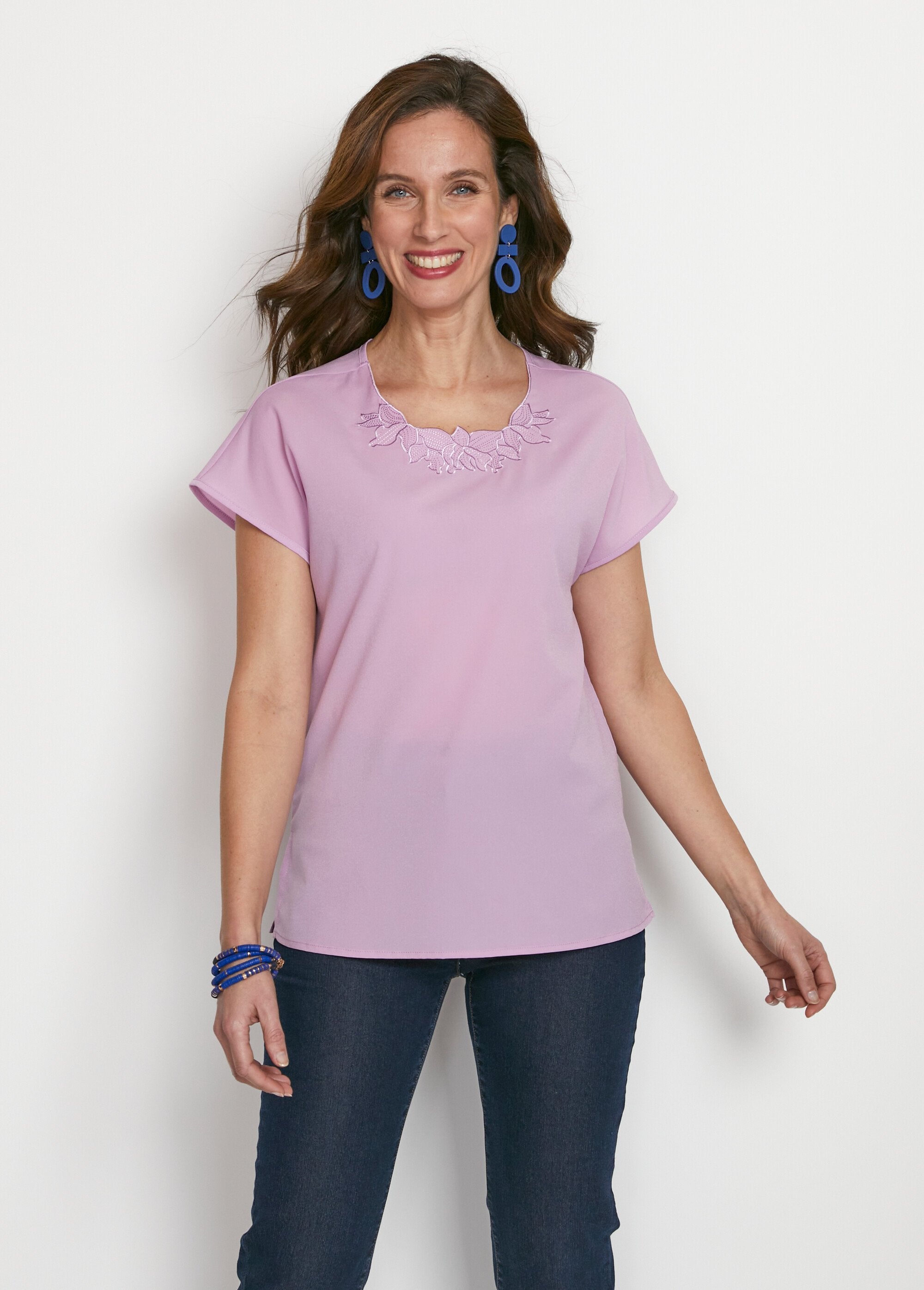 Long_short-sleeved_top_with_round_neck_embroidery_Lilac_FA1_slim