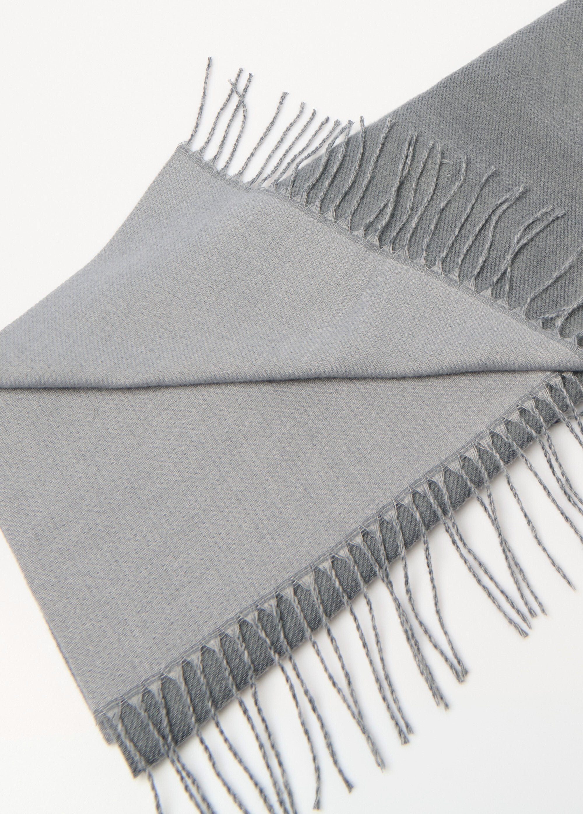 Two-tone_fringed_scarf_Gray_DE1_slim