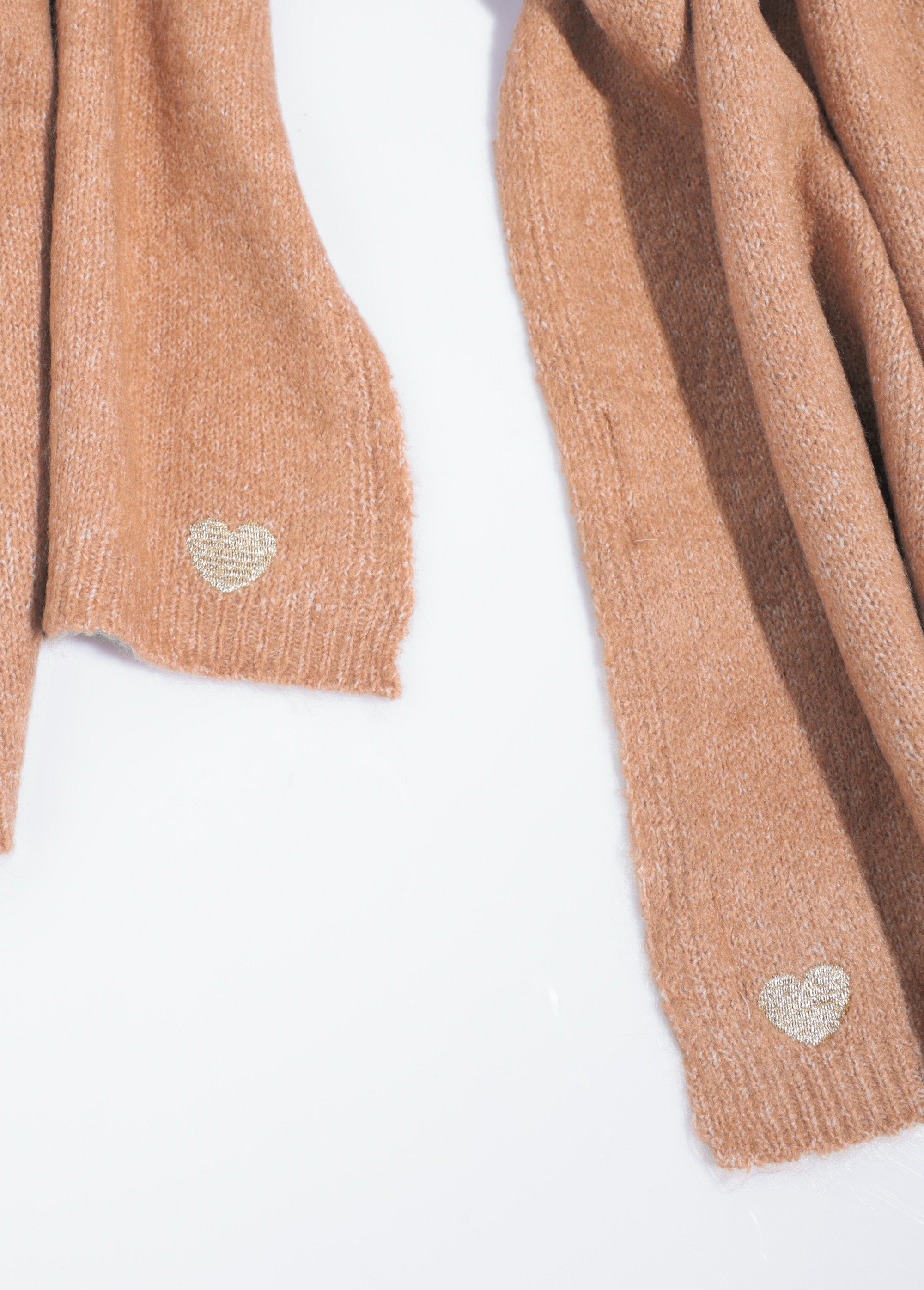 Warm,_fine-ribbed_scarf_with_wool_camel_DE1_slim