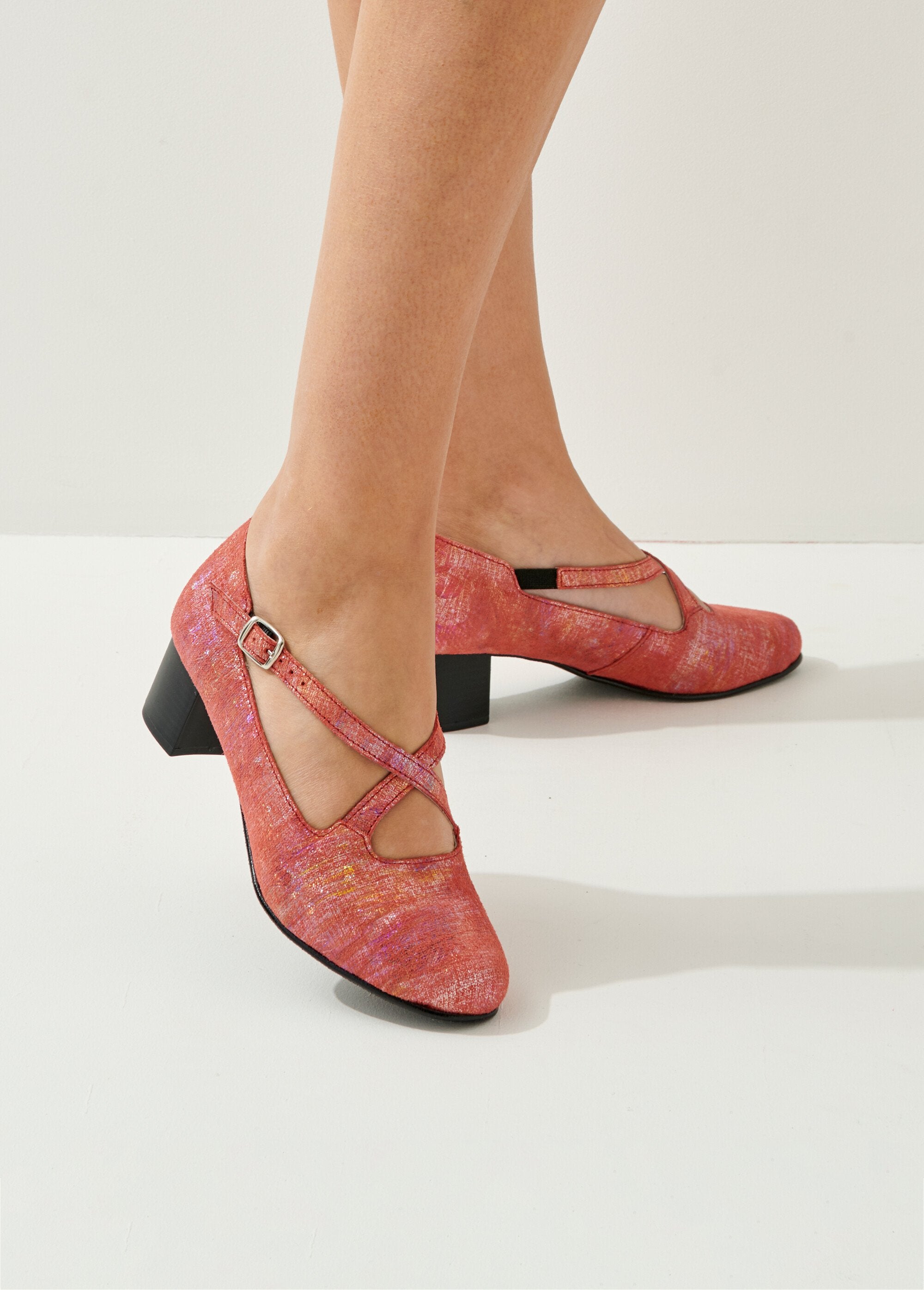 Comfort_width_leather_pumps_Iridescent_coral_SF1_slim