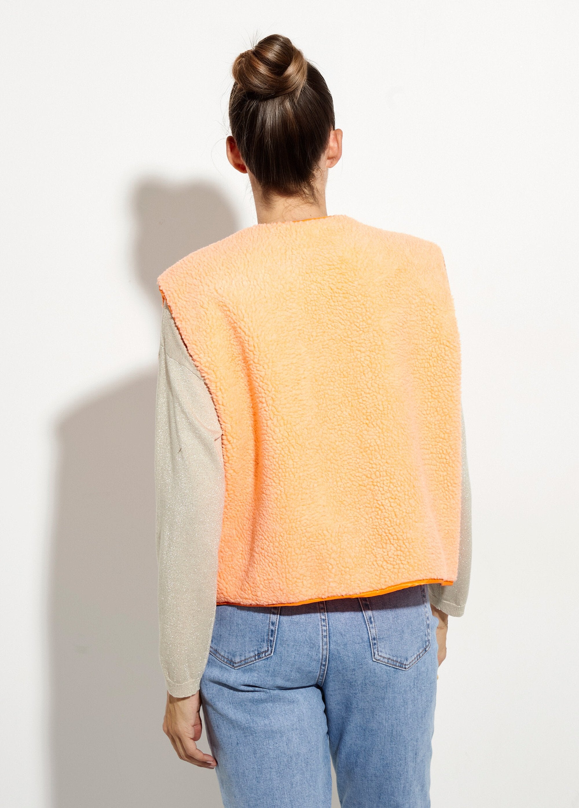 Sleeveless_vest,_fluorescent_faux_fur_Neon_orange_DO1_slim