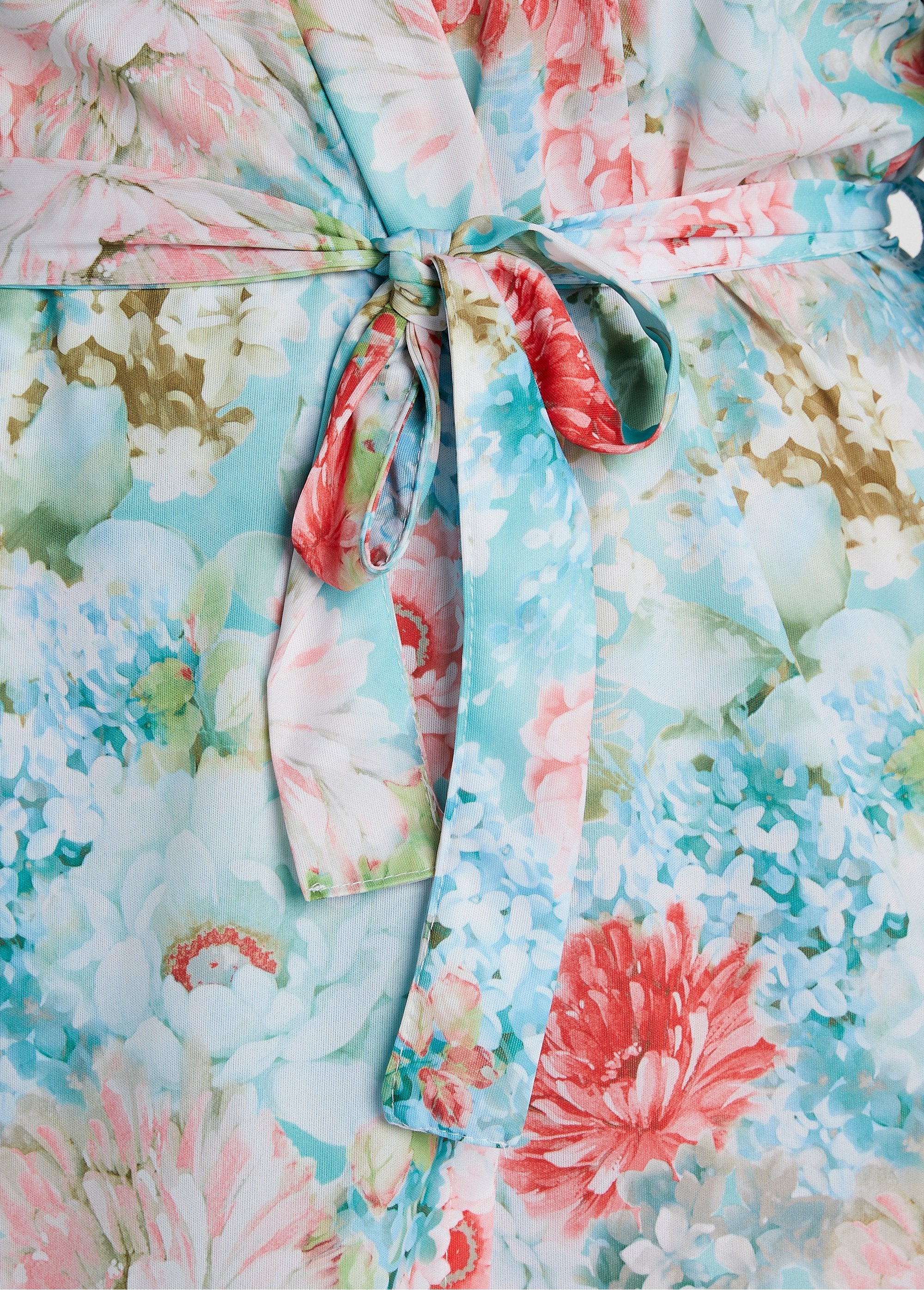 Fluid_satin_floral_kimono_bathrobe_Mint_background_DE2_curvy