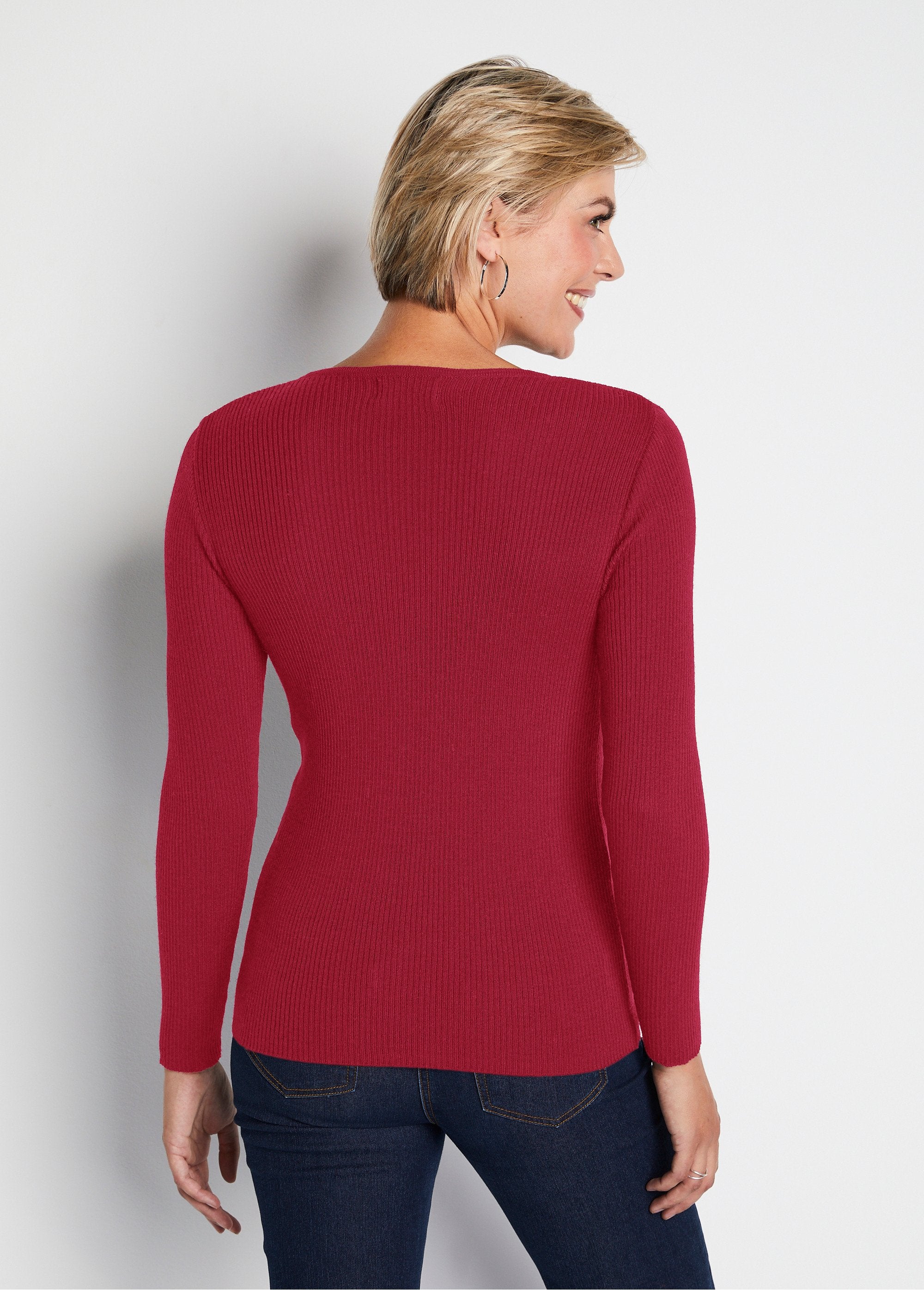 Warm_round_neck_merino_wool_sweater_Raspberry_DO1_slim