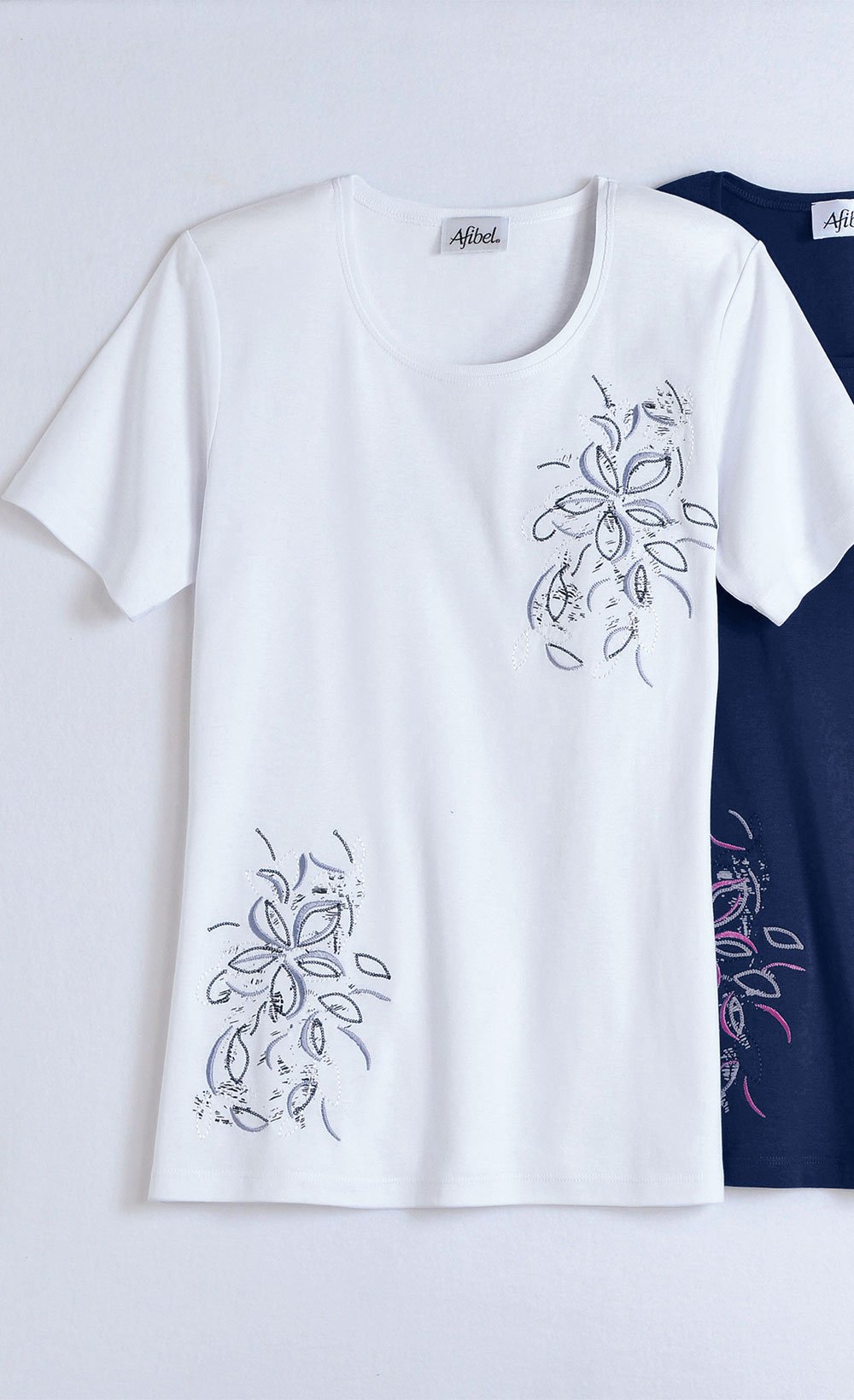 Long_t-shirt_with_placed_flower_embroidery_White_FA1_slim