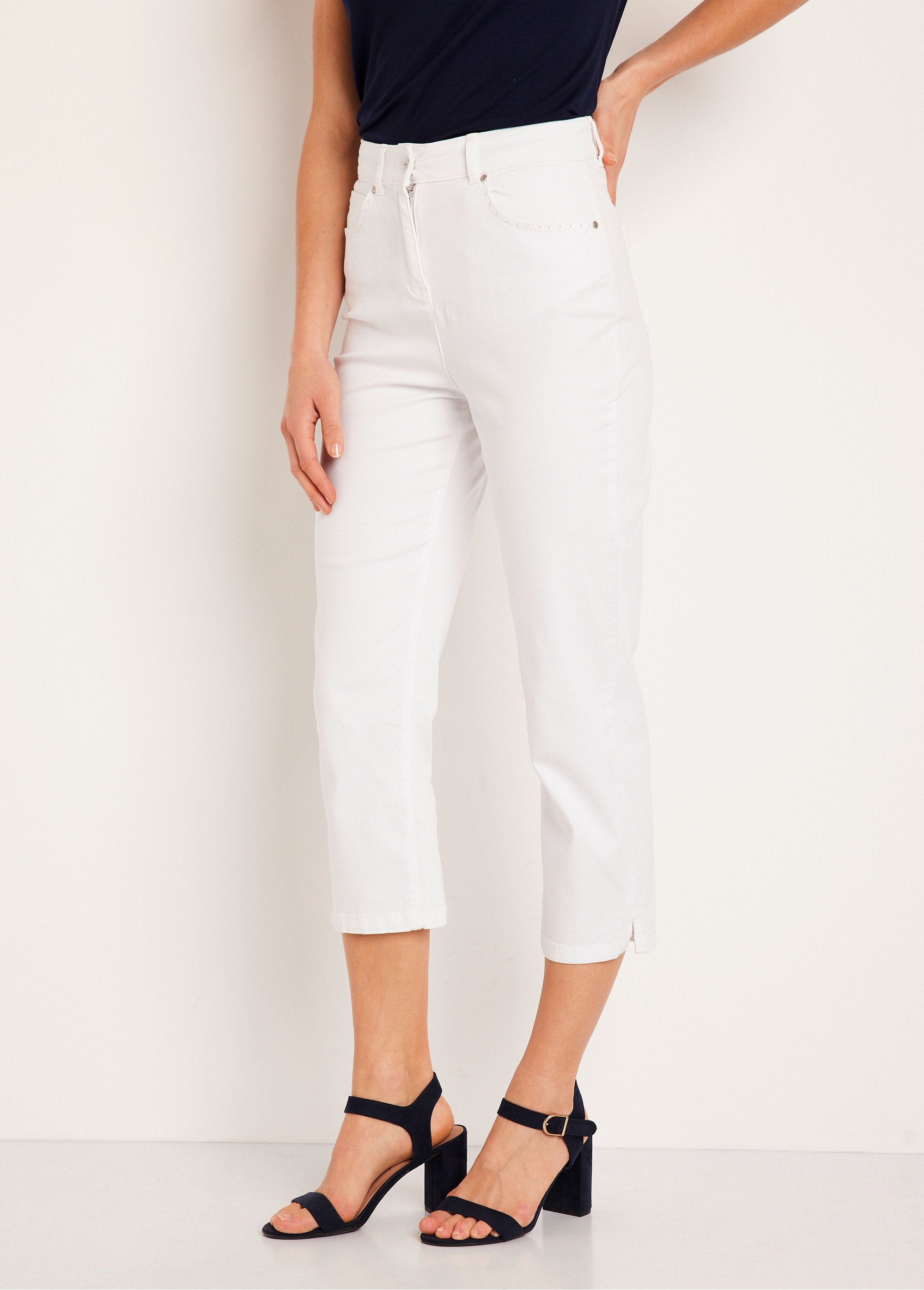 Cropped_trousers_with_elasticated_belt_and_5_pockets_White_FA1_slim