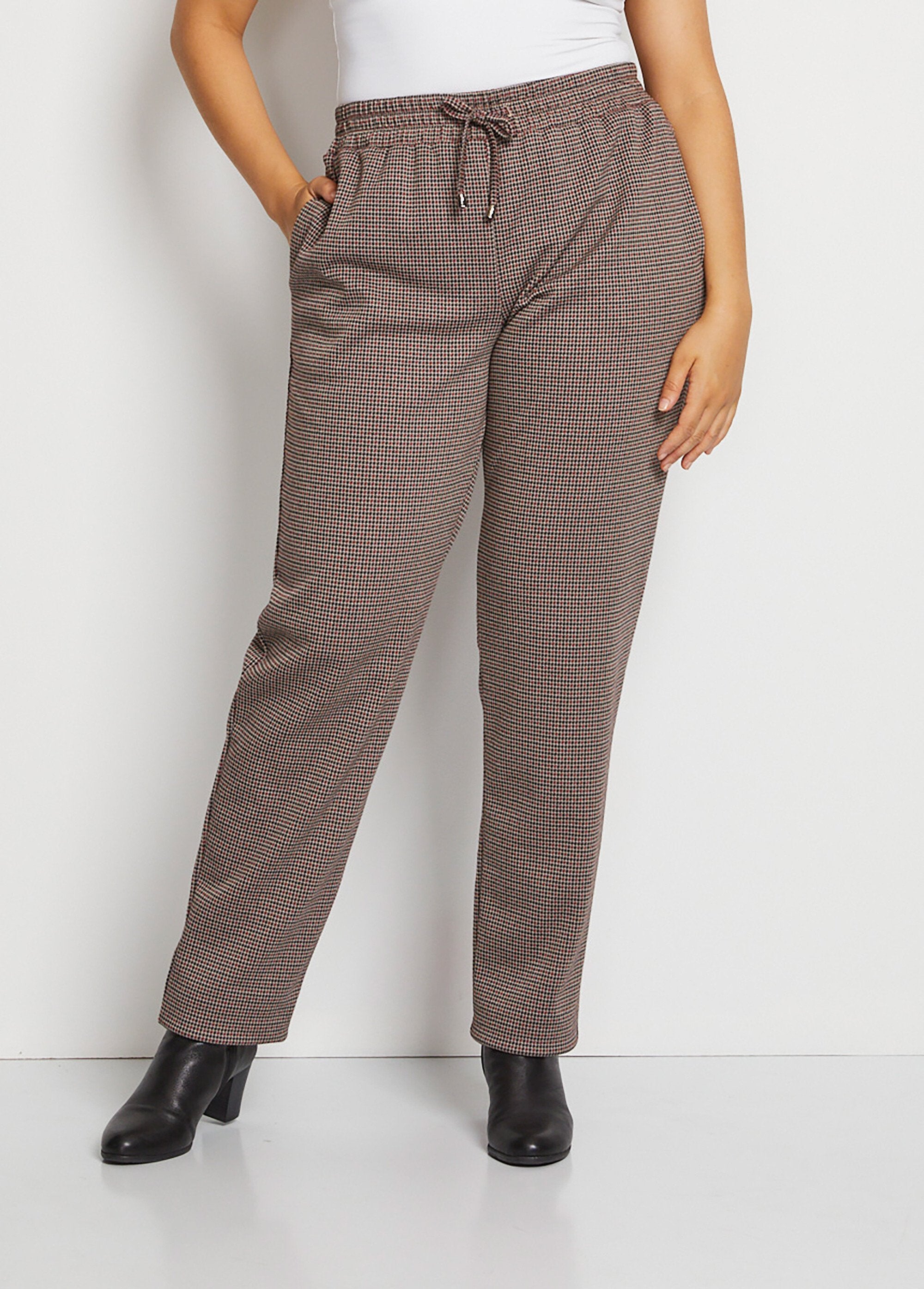 Plain_knit_or_jacquard_straight_pants_Fleafoot_FA1_curvy