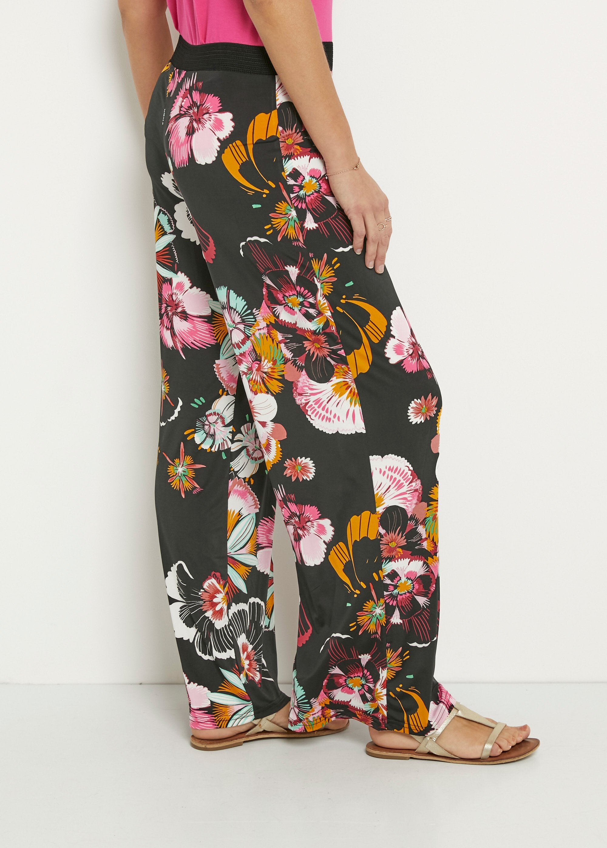 Wide_stretch_pants_with_floral_print_Black_prints_DR1_slim