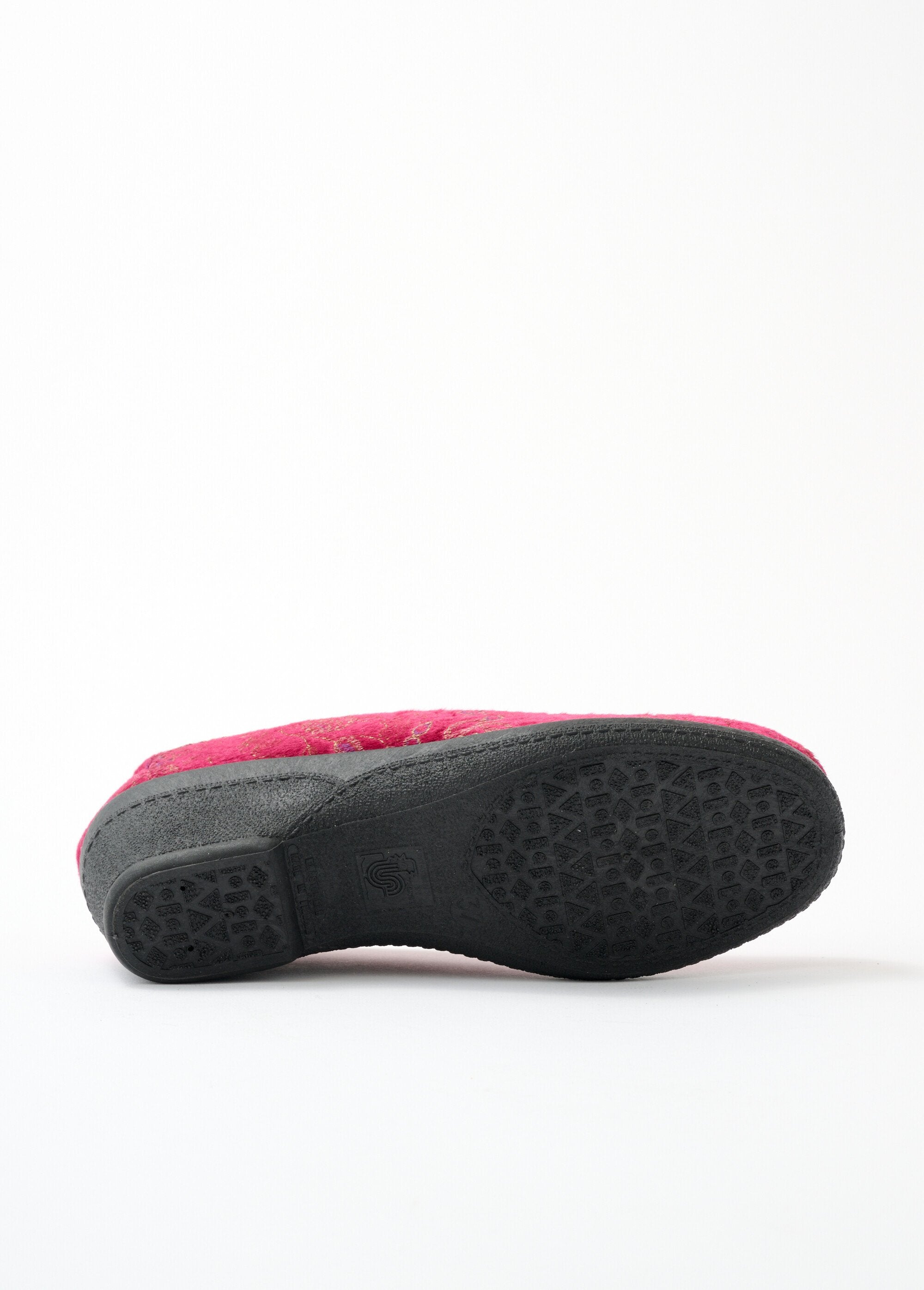 Elasticated_lined_slippers_Bordeaux_UN1_slim