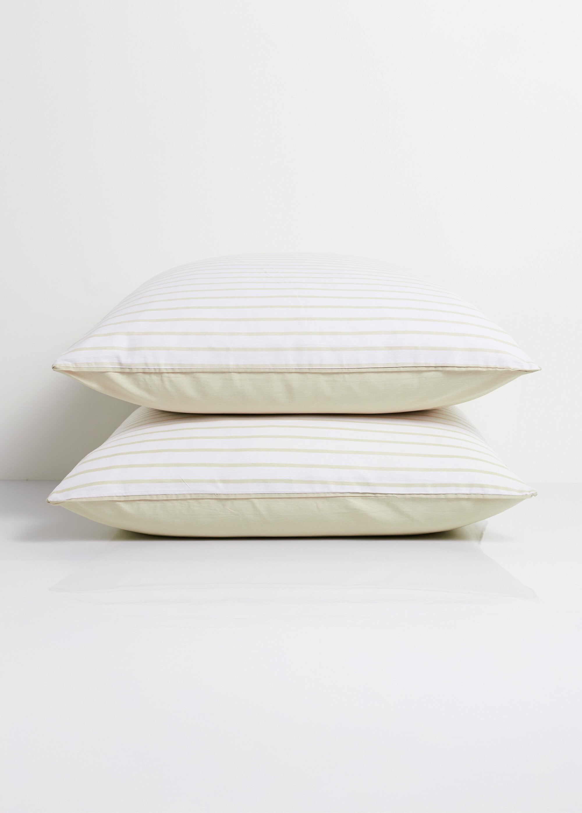 Duvet_cover_set,_fine_stripes_String_DE2_slim