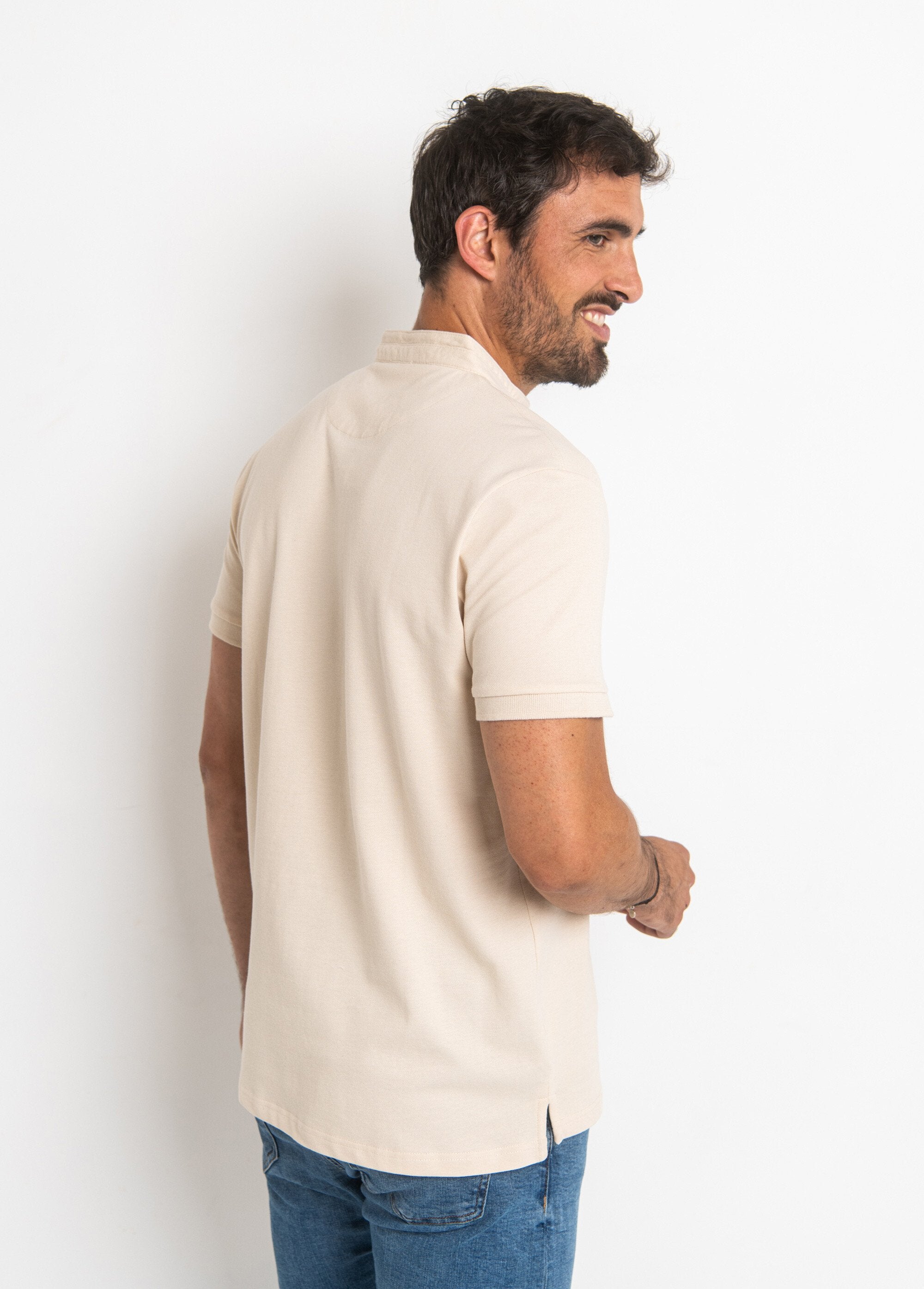 Short_sleeve_polo_shirt_with_mandarin_collar_Beige_DO1_slim