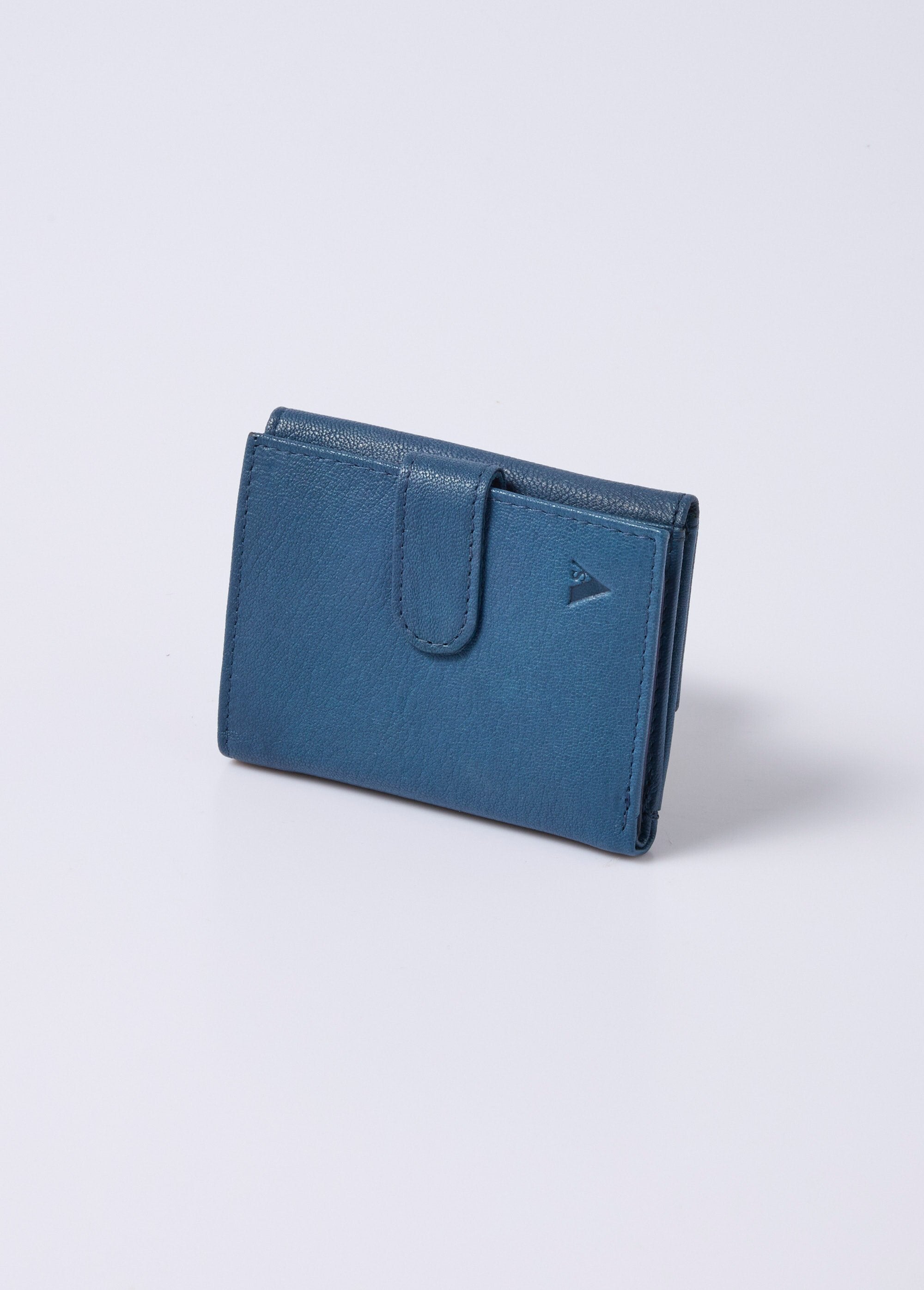 Portefeuille_extra_fin_en_cuir_Bleu_jean_FA1_slim