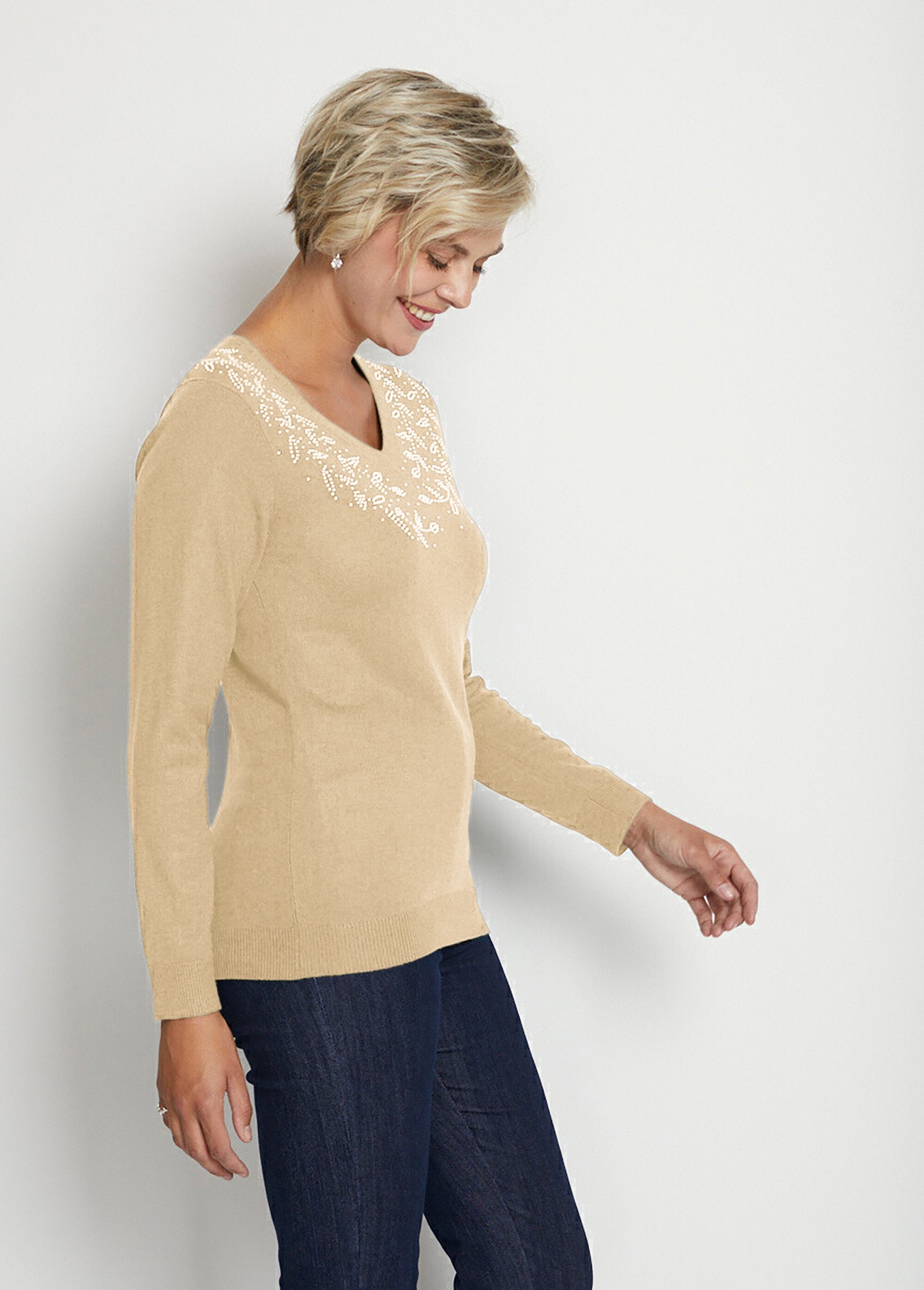 Long-sleeved_rhinestone_V-neck_sweater_Beige_DR1_slim