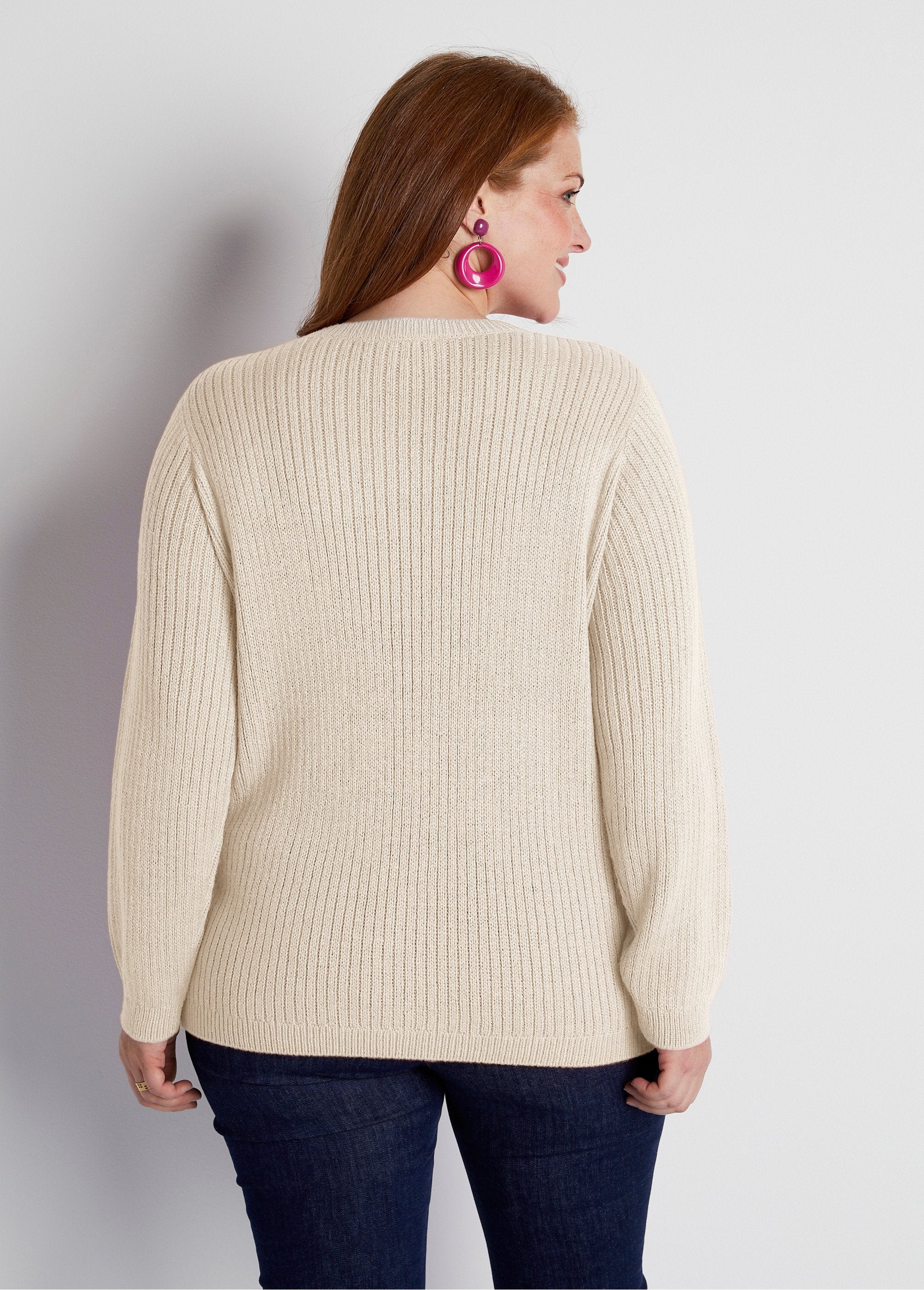 Plain_fancy_knit_V-neck_sweater_Ecru_DO1_curvy