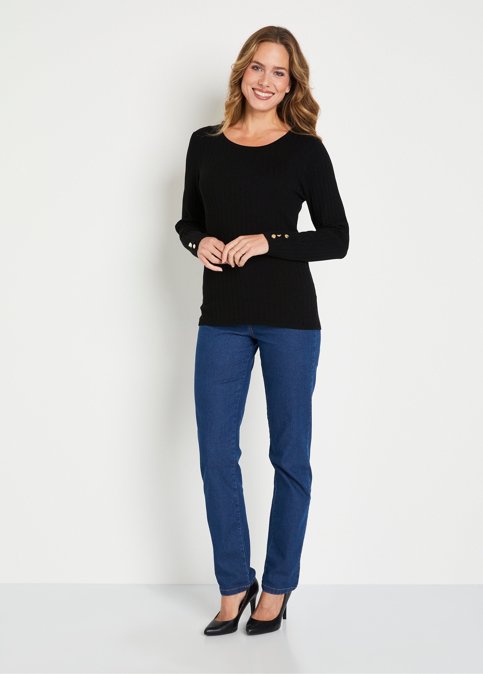 Soft_ribbed_short_sweater_round_neck_flat_ribbing_Black_SF1_slim