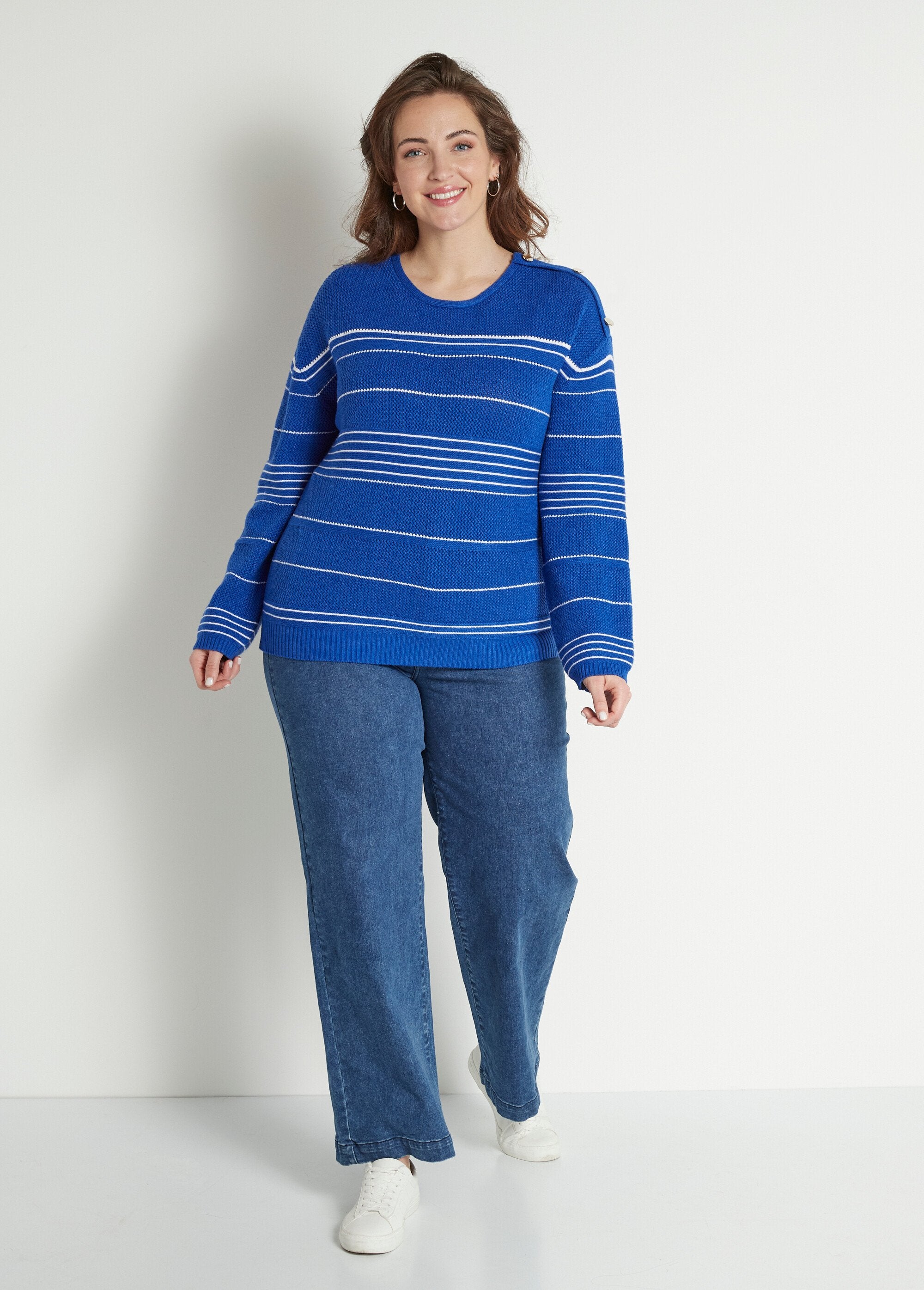 Soft_striped_crew_neck_sweater_with_sailor_style_Hard_blue_and_white_SF1_curvy