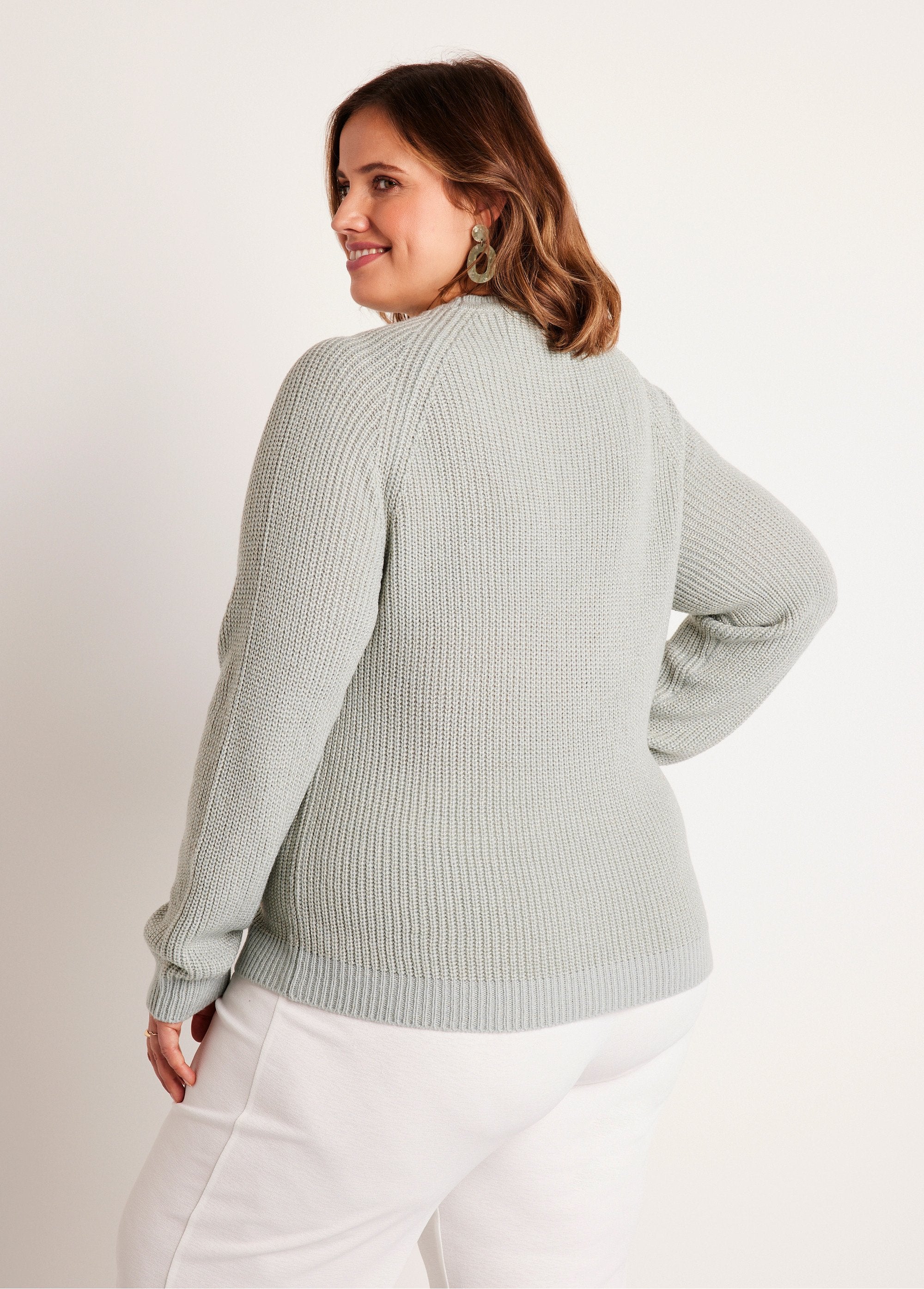 Round_neck_shiny_knit_sweater_Mint_DO1_curvy