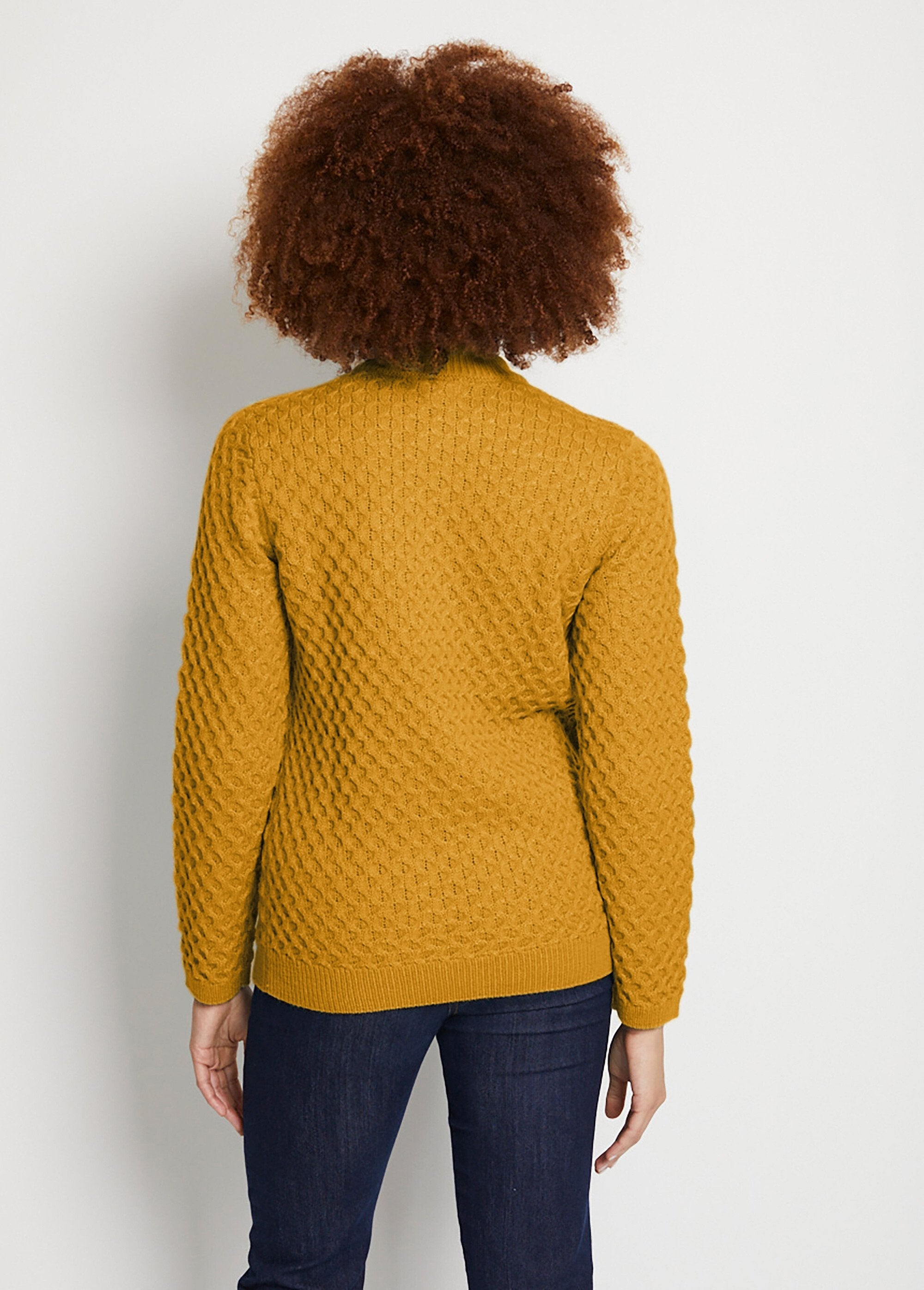 Short_warm_sweater_with_thick_knit_stand-up_collar_Curry_DO1_slim