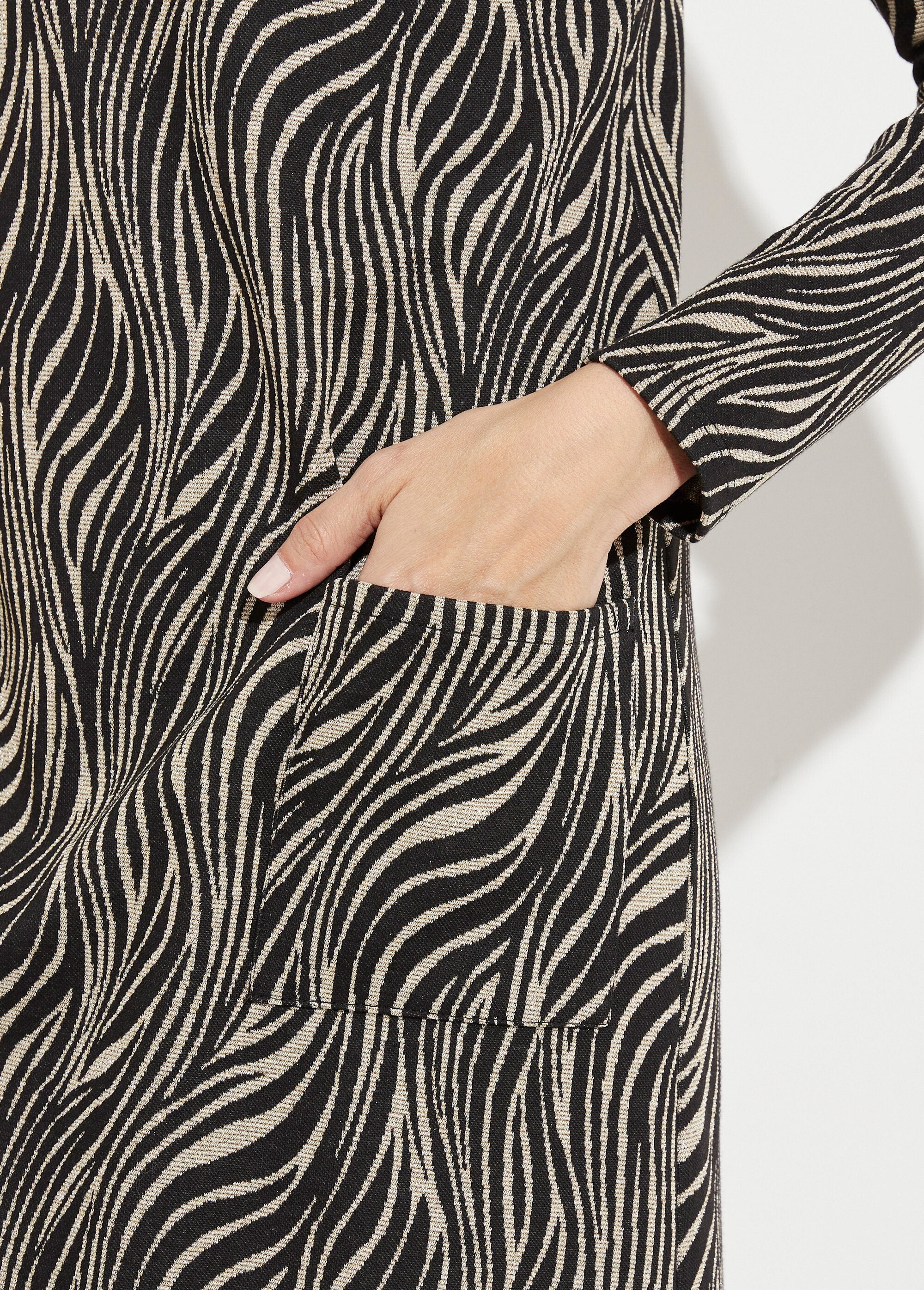 Robe_ample_courte_jacquard_zébré_Noir_et_blanc_DE3_slim