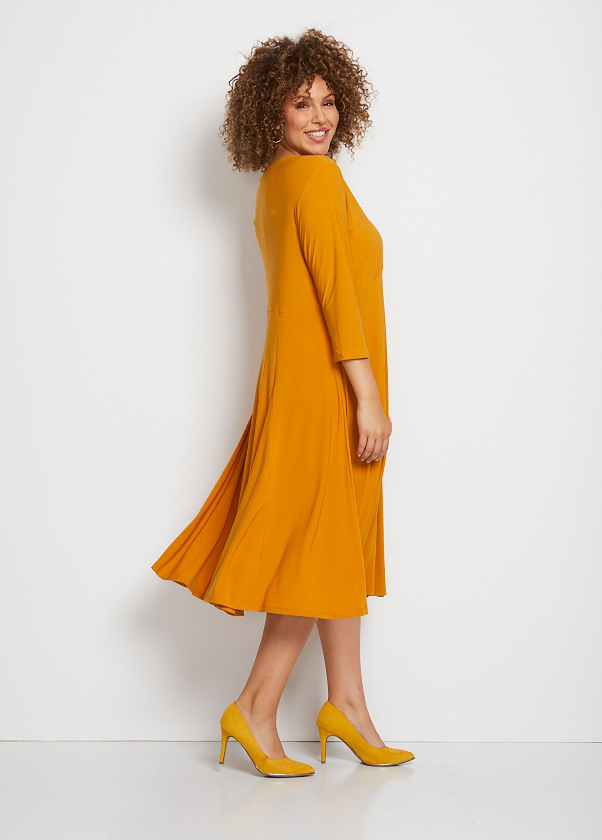 Short_dress_with_flared_base_and_V-neck_YELLOW_DR1_curvy